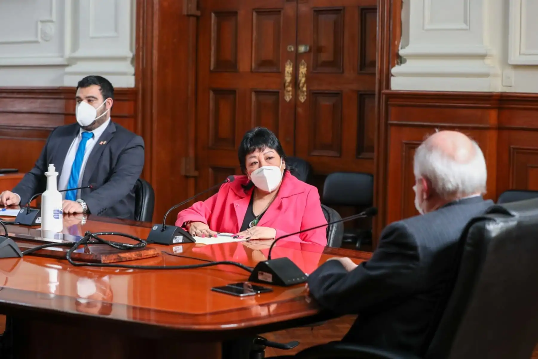Jefe de Gabinete, Pedo Cateriano, se reúne con bancada de Somos Perú. Participan la presidenta del partido, Patricia Li Sotelo, y los congresistas Rennán Espinoza y Guillermo Aliaga. Foto: ANDINA/PCM