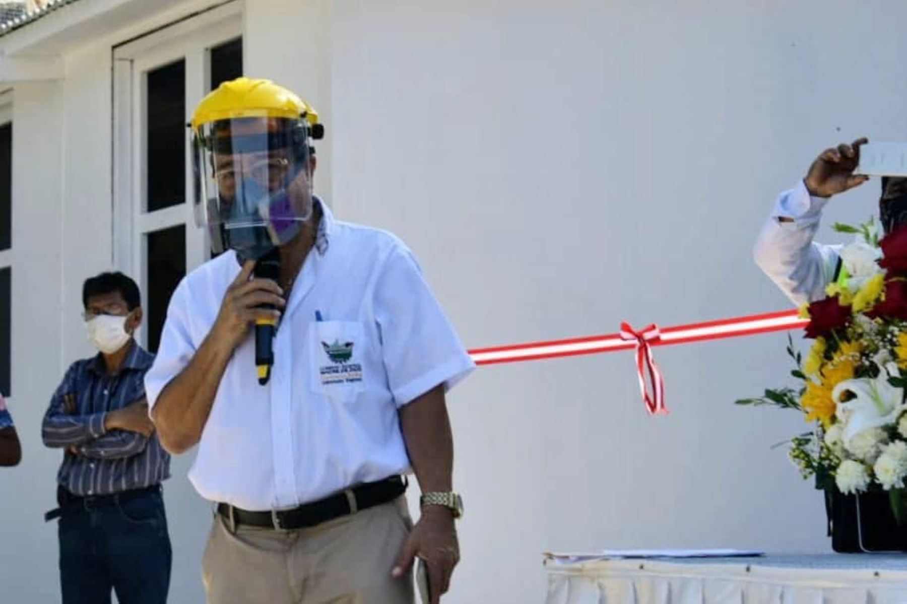 El gobernador regional de Madre de Dios, Luis Hidalgo, se reincorporó a sus funciones tras superar el covid-19. Foto: ANDINA/Difusión