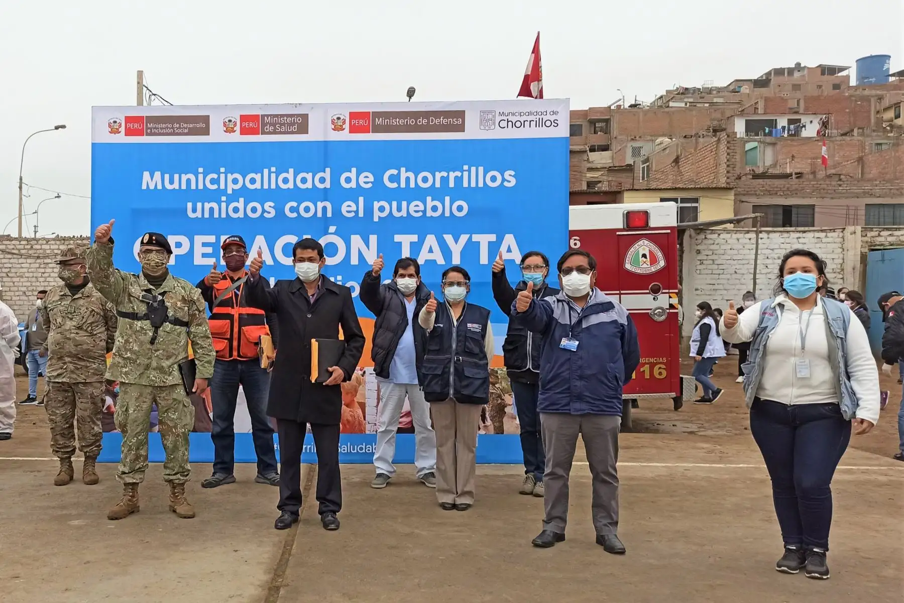 Operación "Tayta" realiza labor en el AAHH "Vista Alegre de Villa", en Chorrillos. Equipos de respuesta rápida de DIRIS Lima Sur visitan a 541 personas vulnerables para realizar la evaluación clínica y prueba rápida de Covid-19. Foto: ANDINA/DIRIS Lima Sur
