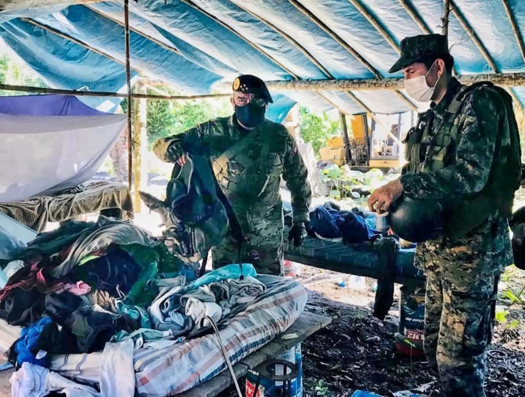 Fuerzas del orden destruyen 11 campamentos de mineros ilegales que operaban en la zona de La Pampa, en Madre de Dios. ANDINA/Difusión
