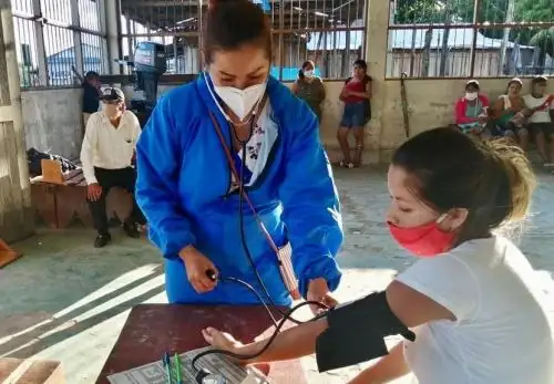 El Ministerio de Salud destacó que ya suman 77 los profesionales de la salud que brindan atención en las comunidades indígenas amazónicas de diversas regiones.