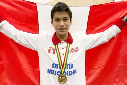 Escolar peruano, Mario Pariona Molocho, gana medalla de oro en olimpiada mundial de matemática