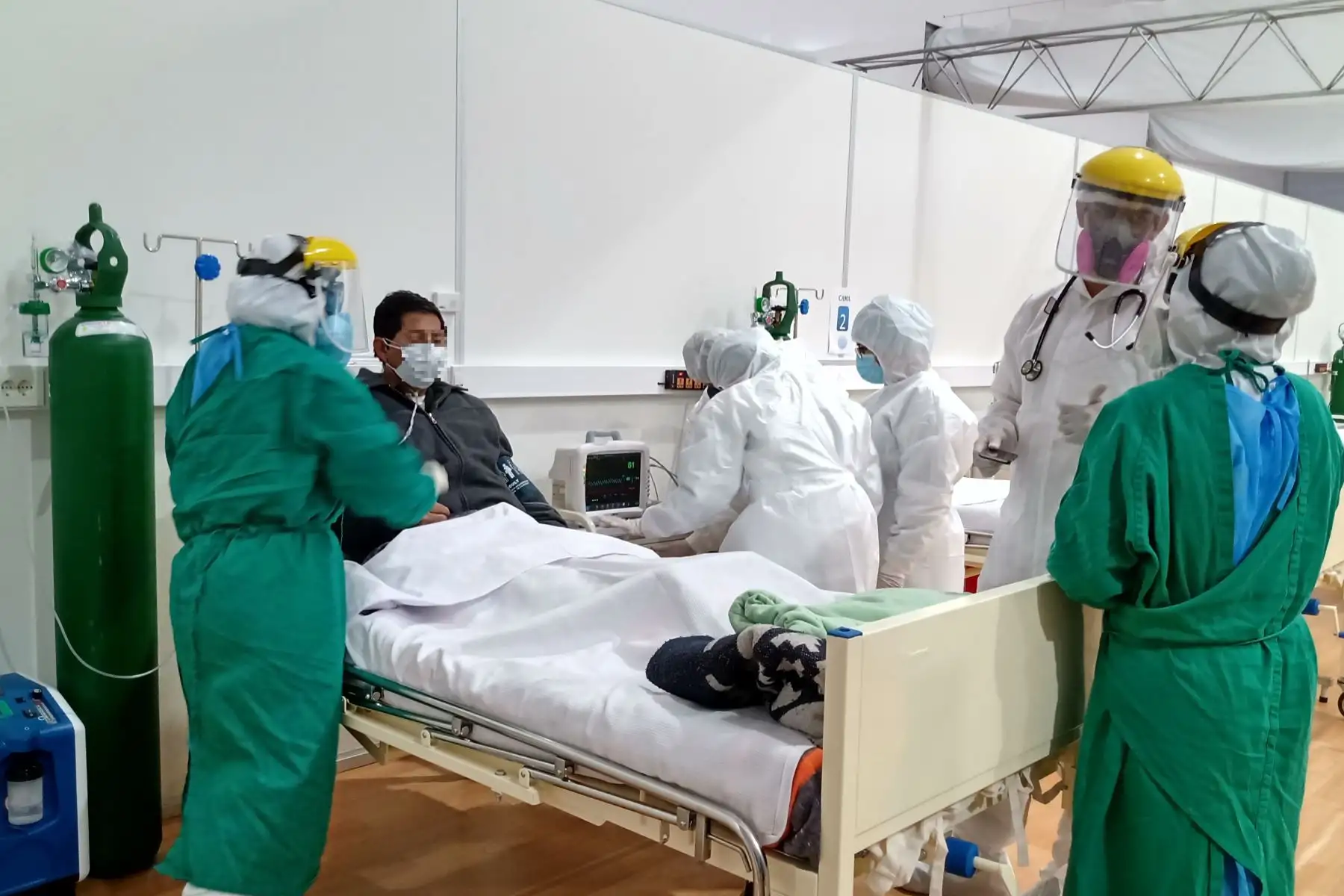 Essalud recibe a primeros pacientes en nuevo hospital Cerro Juli de Arequipa. Afectados por la covid-19 recibirán tratamiento temprano y especializado.
Foto: Essalud
