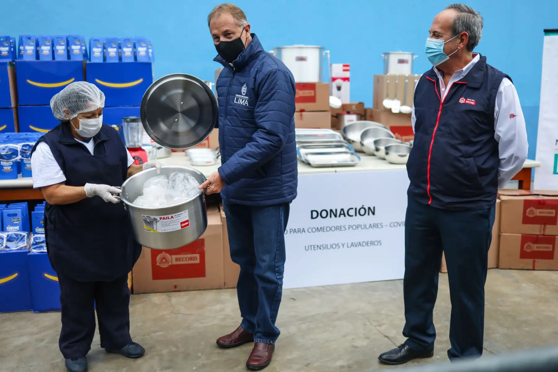 Alcalde de Lima, Jorge Muñoz entrega donaciones a comedores populares en el cercado de Lima.
Foto: ANDINA/Difusión