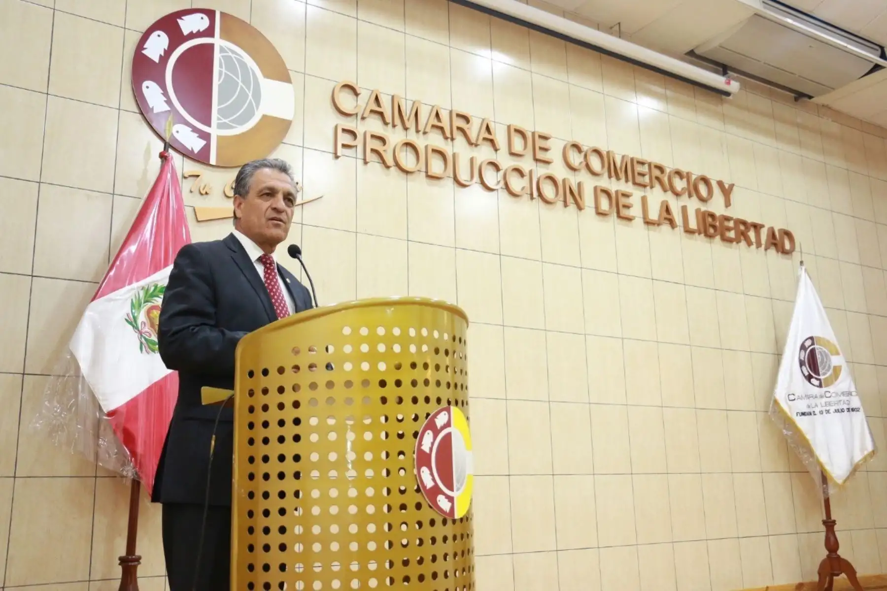 La Cámara de Comercio de La Libertad impulsa la campaña "La Libertad se da la mano" para luchar contra el coronavirus.