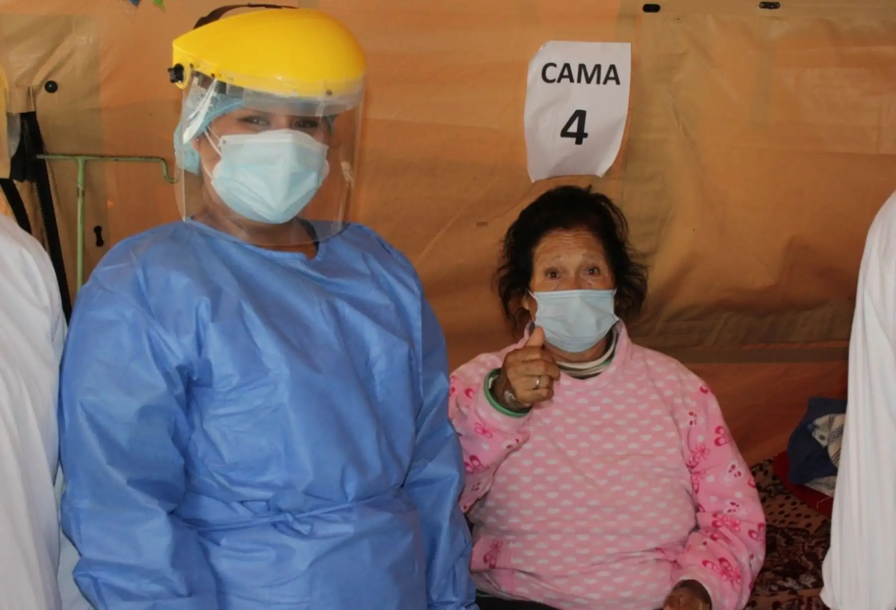 Dos mujeres que pertenecen al grupo de riesgo ante el coronavirus superaron la enfermedad en Chimbote. Una es una adulta mayor de 77 años y la segunda sufre de diabetes e hipertensión. ANDINA/Difusión