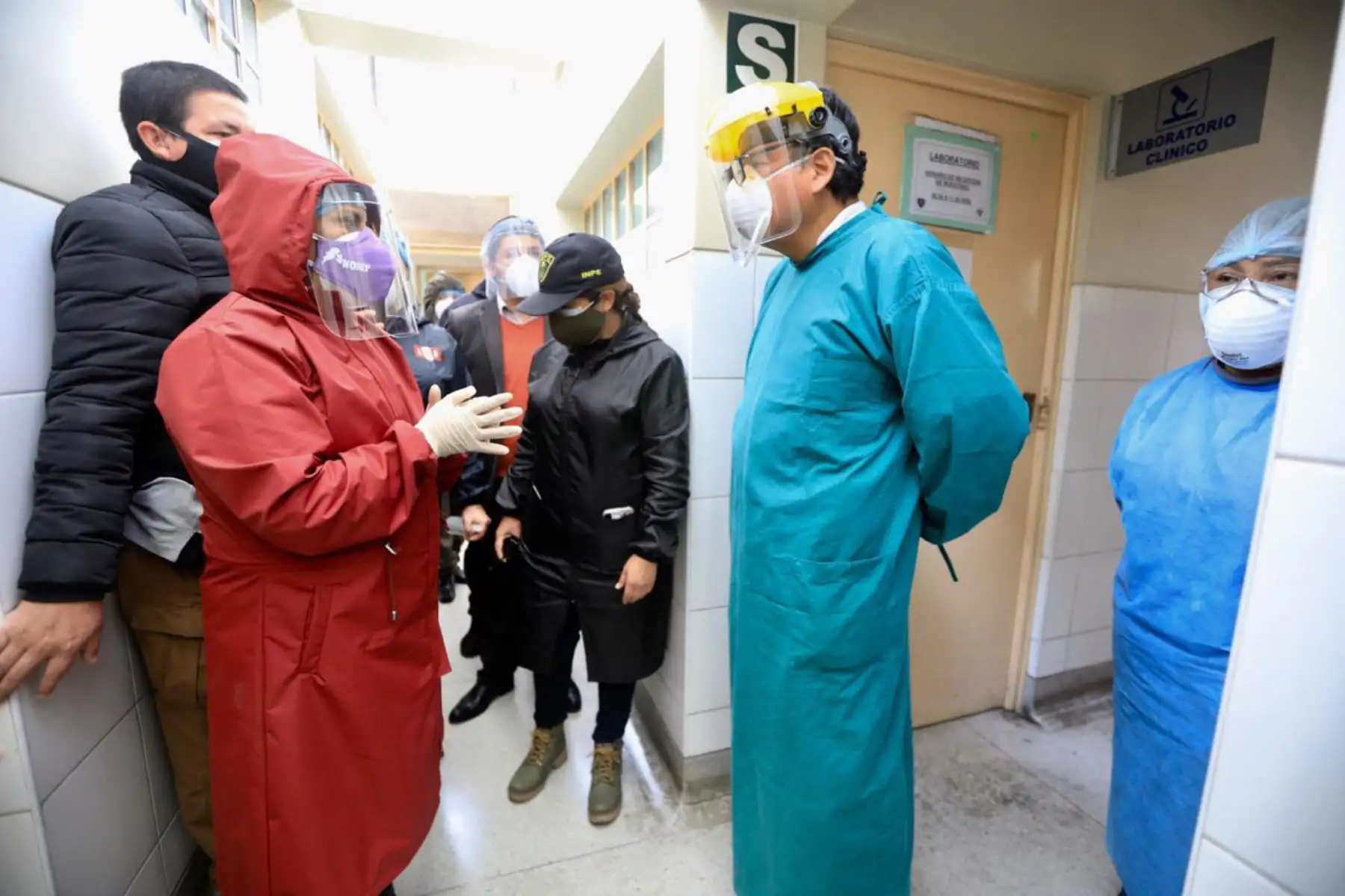 Ministra de Justicia y Derechos Humanos, Ana Neyra realiza  visita inopinada al penal de mujeres de Chorrillos a fin de supervisar las acciones de prevención y tratamiento de los casos de covid-19 en este establecimiento.
Foto: ANDINA/Difusión
