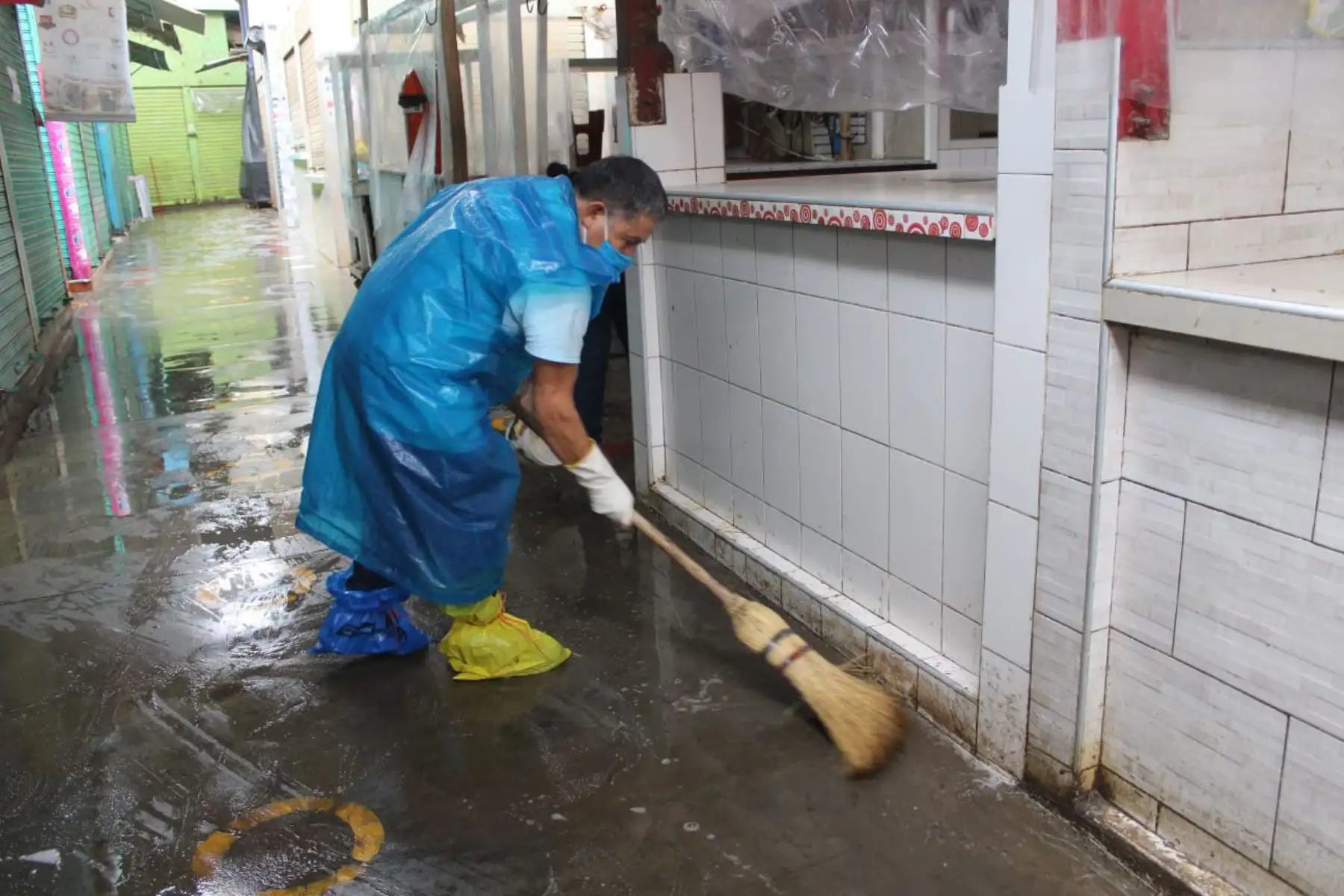 Un total de 19 mercados de la ciudad de Trujillo fueron fumigados y desinfectados por covid-19. Foto: ANDINA/Difusión