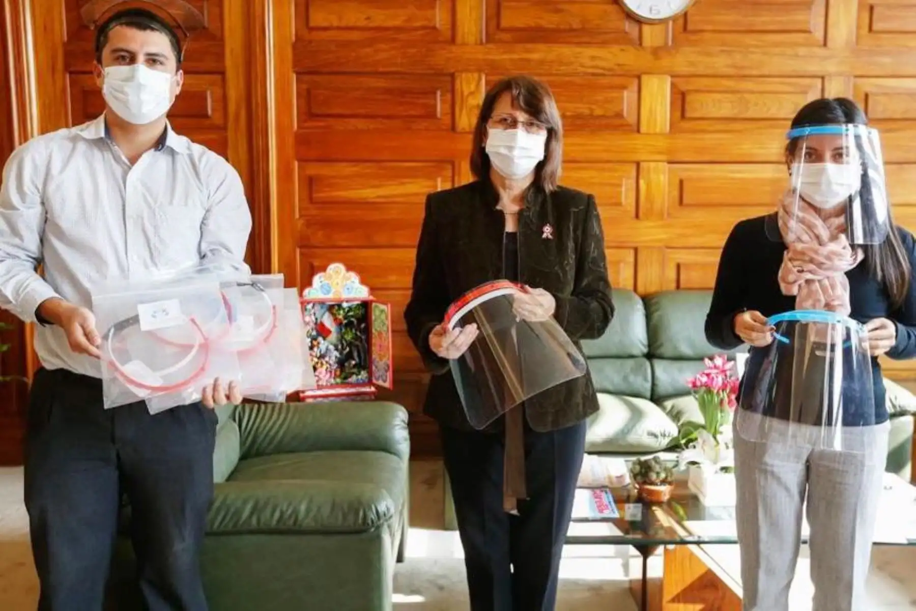 Covid-19: Minsa recibe 9,000 protectores faciales donados para personal de salud. Foto: ANDINA/Difusión.