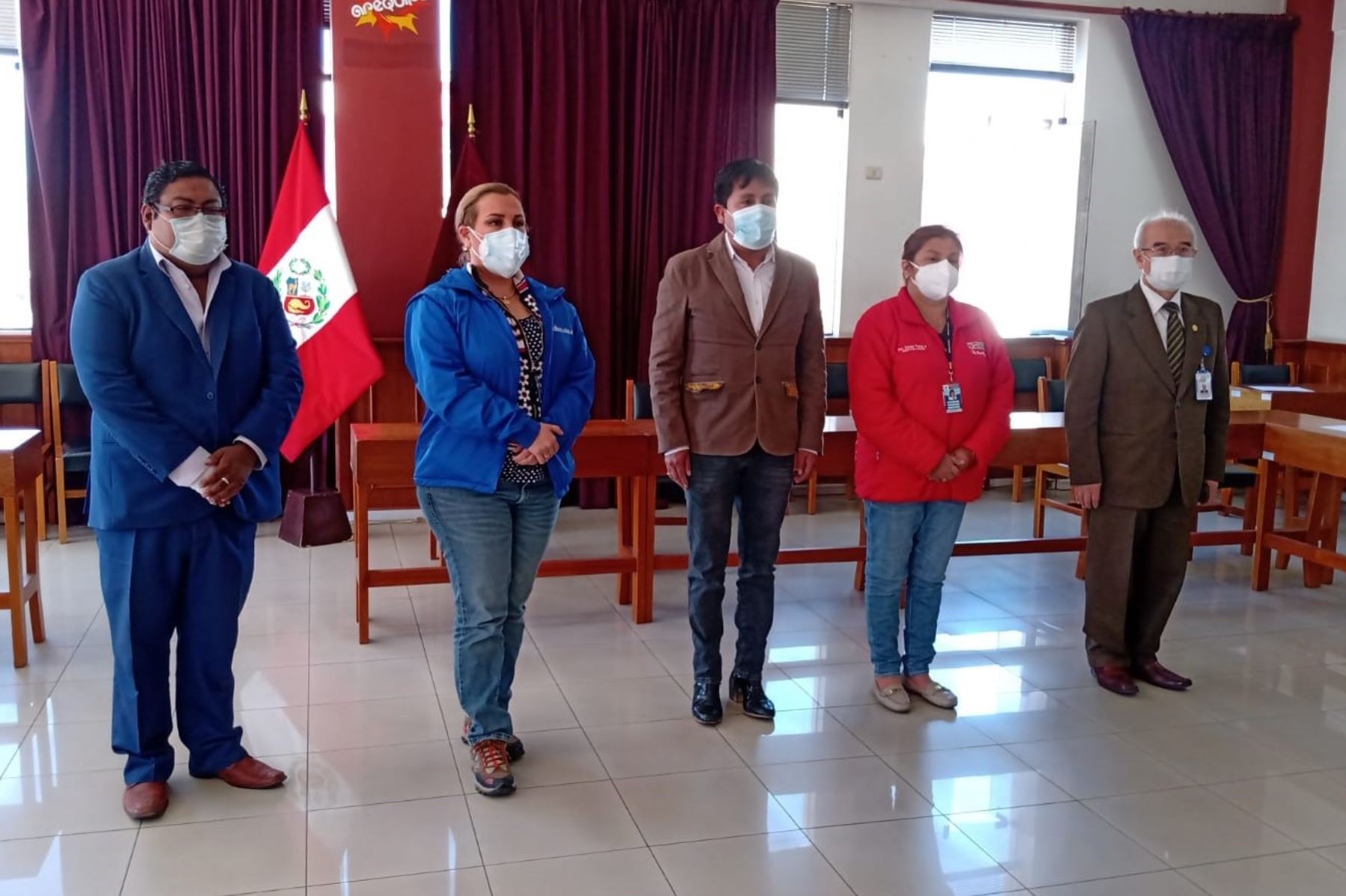 Autoridades de Arequipa dialogaron con la presidenta ejecutiva de EsSalud, Fiorella Molinelli.