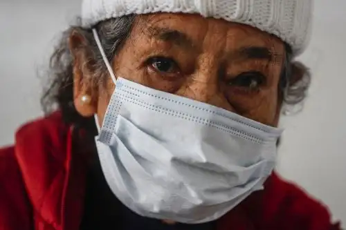 A partir de los 50 años la mortalidad por el covid-19 se incrementa rápidamente y después de 80 años es más elevada. Foto: ANDINA/Renato Pajuelo