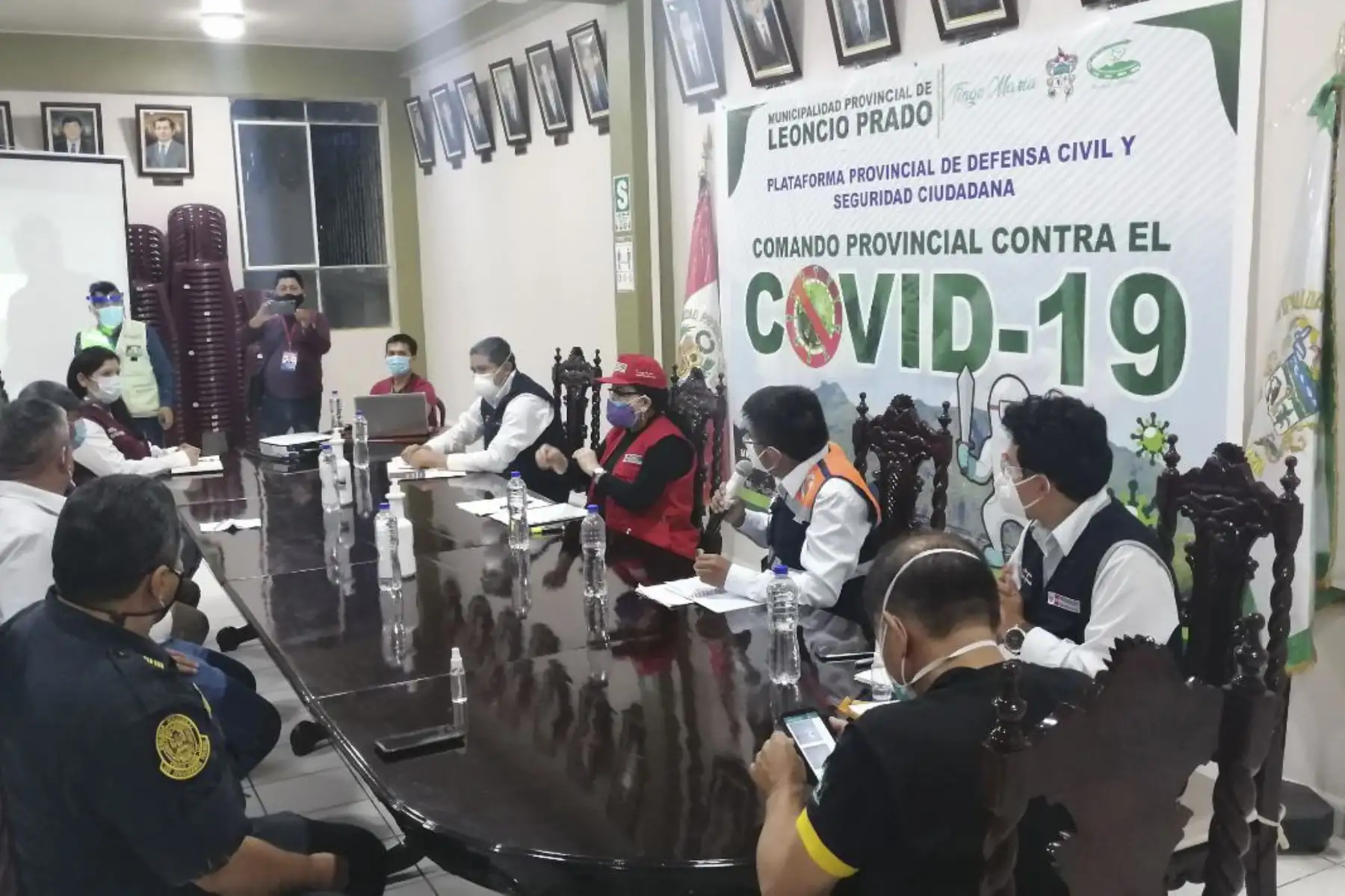La Ministra de la Mujer y Poblaciones Vulnerables Gloria Montenegro, hizo entrega de medicinas e insumos médicos, a fin de reforzar las acciones de atención a la población huanuqueña que viene siendo afectada por el coronavirus.Foto:ANDINA/MIMP