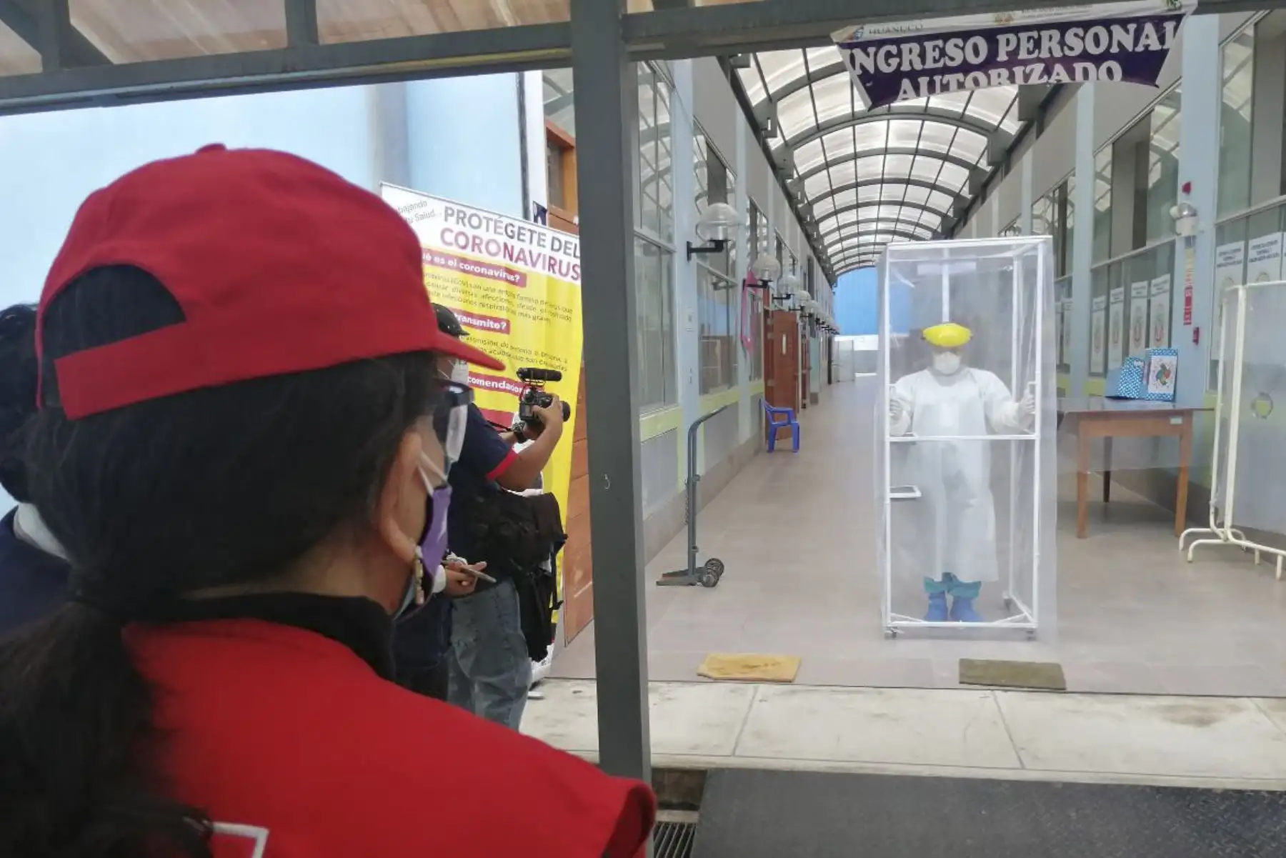 La Ministra de la Mujer y Poblaciones Vulnerables Gloria Montenegro, hizo entrega de medicinas e insumos médicos, a fin de reforzar las acciones de atención a la población huanuqueña que viene siendo afectada por el coronavirus.Foto:ANDINA/MIMP