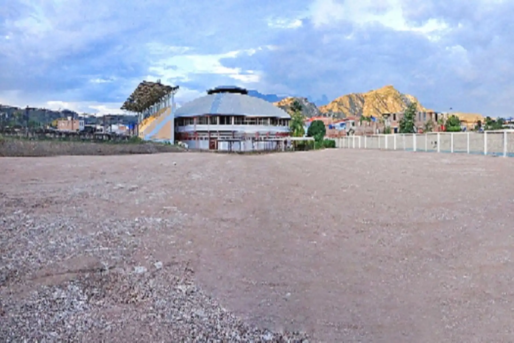 El primer terreno entregado está ubicado en la explanada del estadio Manuel Antonio Mesones Muro, en la ciudad de Bagua, a dos kilómetros del hospital Gustavo Lanatta Luján, donde se instalarán e implementarán 50 camas hospitalarias.