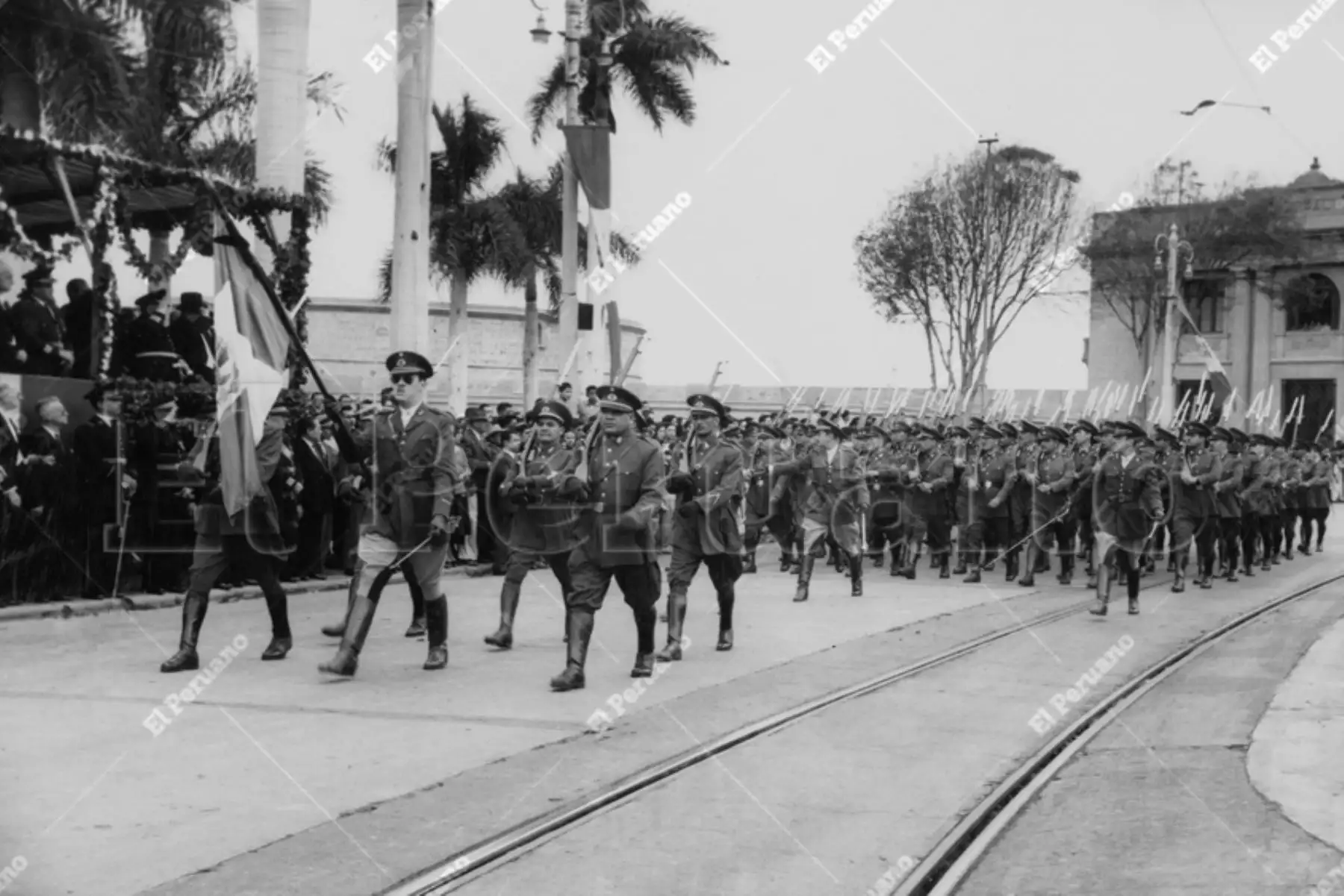 Desfile militar por el aniversario de la Independencia del Callao 1951 Perú. Foto: Archivo Hitórico de El Peruano