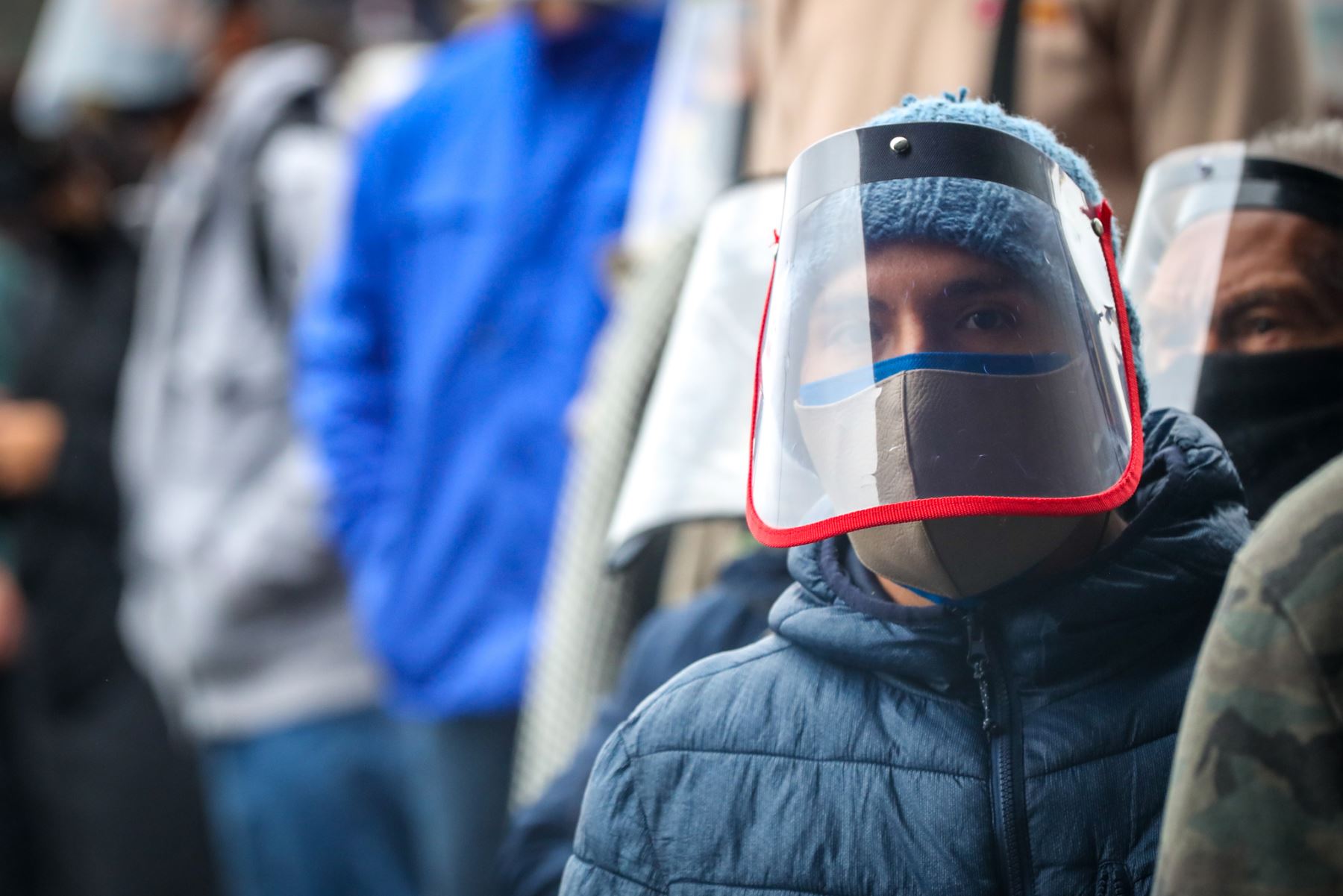 In the current situation dominated by the coronavirus pandemic, face shields have become a necessary accessory to reduce the risk of contagion from COVID-19. Photo: ANDINA/Difusion