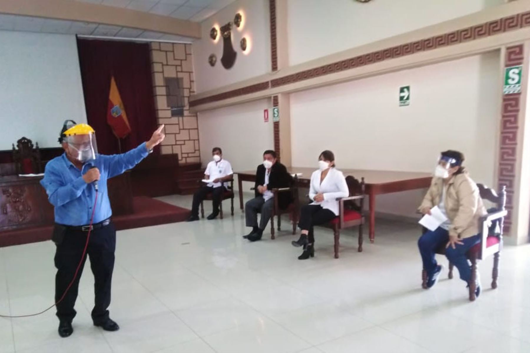 El gobernador de Lambayeque, Anselmo Lozano, pidió el compromiso de los médicos para distribuir de manera eficiente los medicamentos. Foto: ANDINA/Difusión