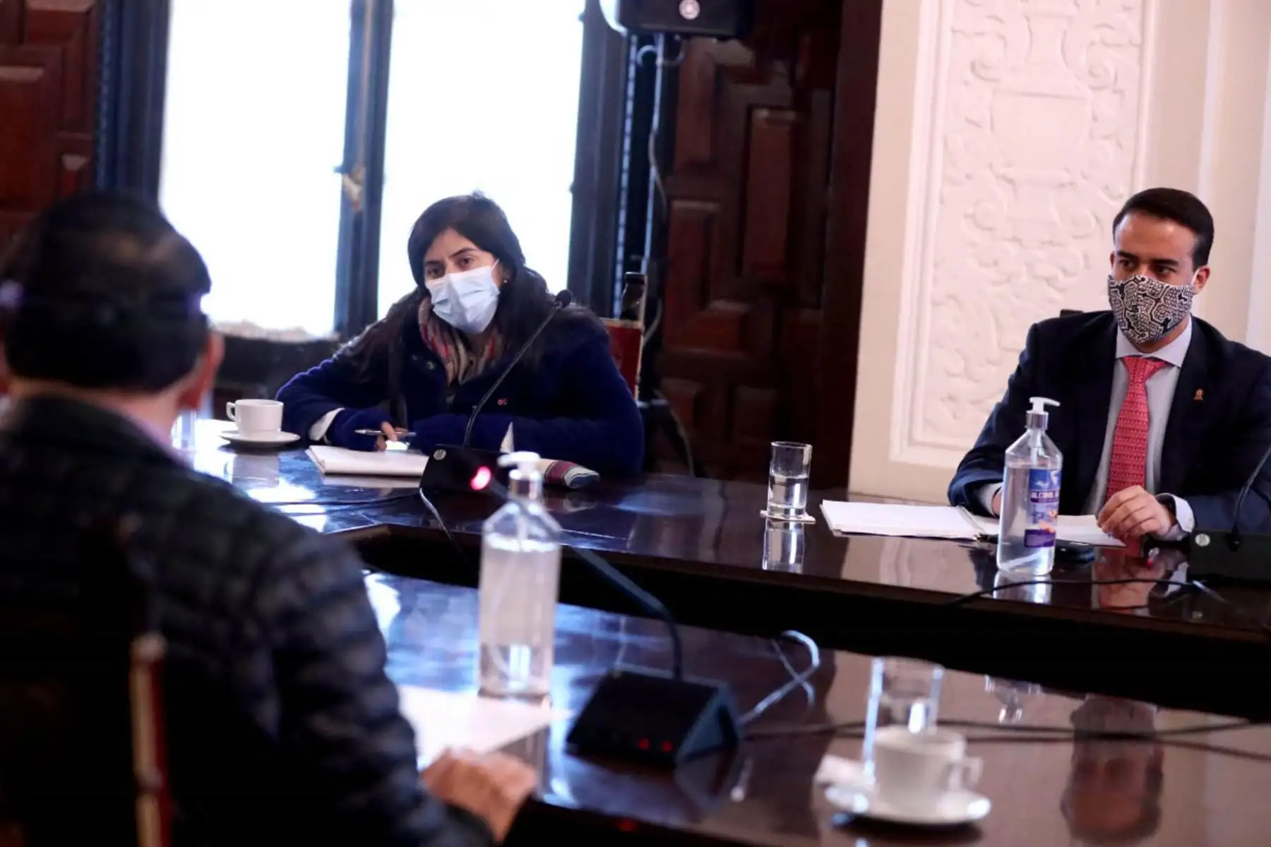 El jefe del Gabinete Ministerial, Pedro Cateriano acompañado por los titulares de Economía y Tranajo se reúnen con los representantes de las centrales sindicales CGTP y CTP con quienes aborda temas del quehacer laboral.
Foto: PCM El jefe del Gabinete Ministerial, Pedro Cateriano acompañado por los titulares de Economía y Tranajo se reúnen con los representantes de las centrales sindicales CGTP y CTP con quienes aborda temas del quehacer laboral.
Foto: PCM