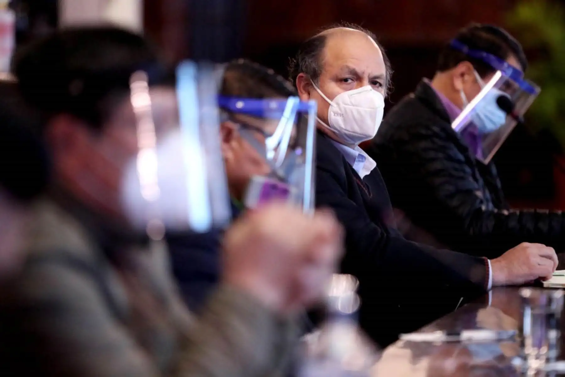 El jefe del Gabinete Ministerial, Pedro Cateriano acompañado por los titulares de Economía y Tranajo se reúnen con los representantes de las centrales sindicales CGTP y CTP con quienes aborda temas del quehacer laboral.
Foto: PCM El jefe del Gabinete Ministerial, Pedro Cateriano acompañado por los titulares de Economía y Tranajo se reúnen con los representantes de las centrales sindicales CGTP y CTP con quienes aborda temas del quehacer laboral.
Foto: PCM