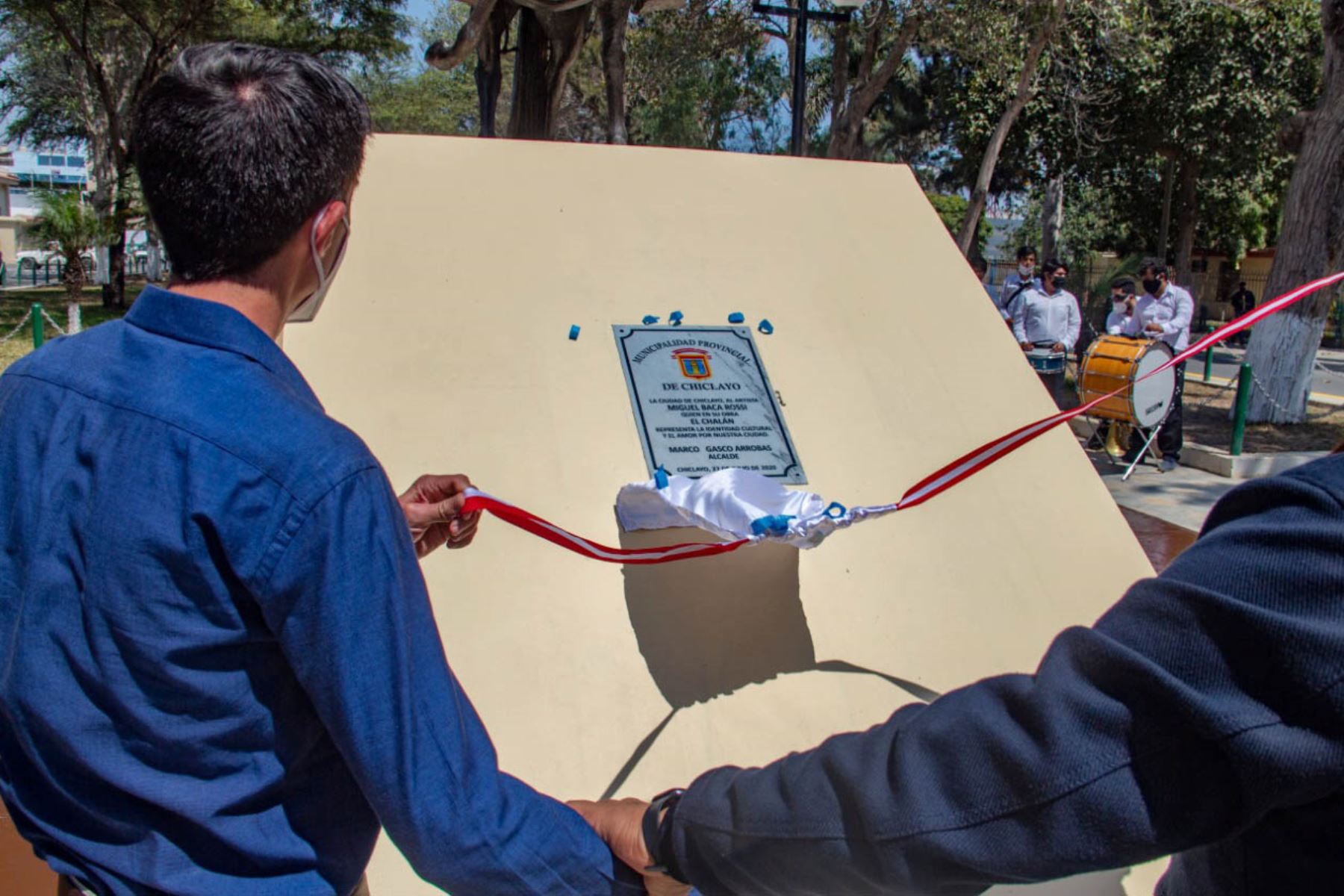 La municipalidad provincial de Chiclayo rindió homenaje al extinto escultor Miguel Baca Rossi con la inauguración de su obra El chalán. Foto: ANDINA/Difusión