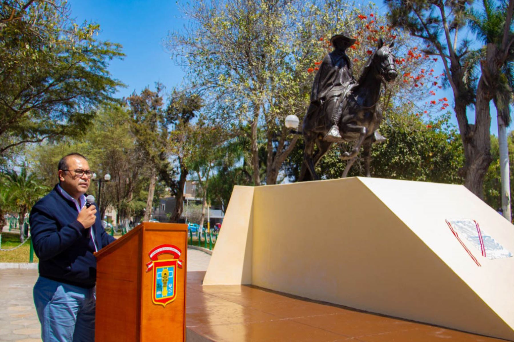 La municipalidad provincial de Chiclayo rindió homenaje al extinto escultor Miguel Baca Rossi  con la inauguración de su obra El chalán. Foto: ANDINA/Difusión