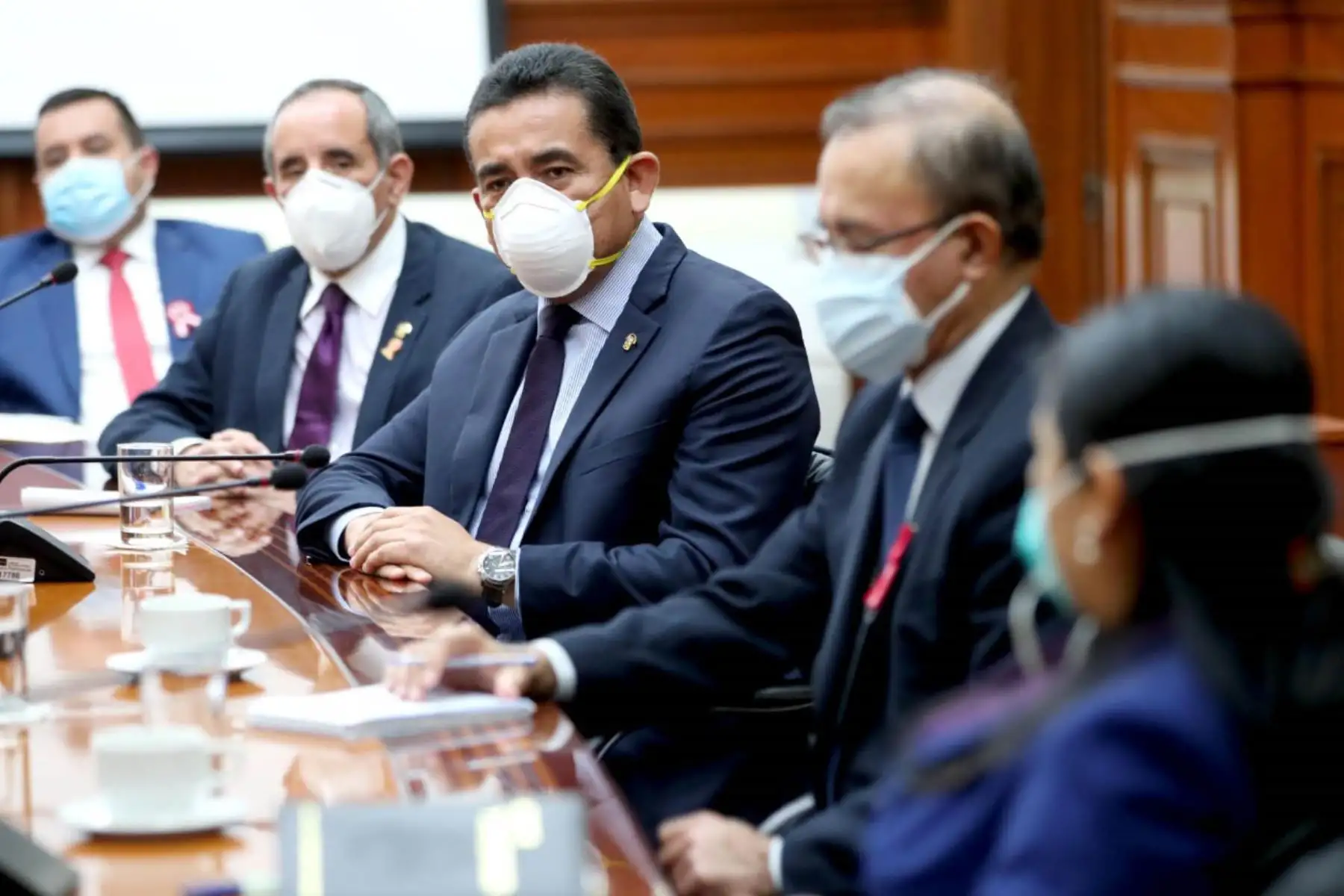 El Presidente del Consejo de Ministros , Pedro Cateriano se reúne con los congresistas de Acción Popular,  en el marco del diálogo político con las bancadas parlamentarias.
Foto: PCM
