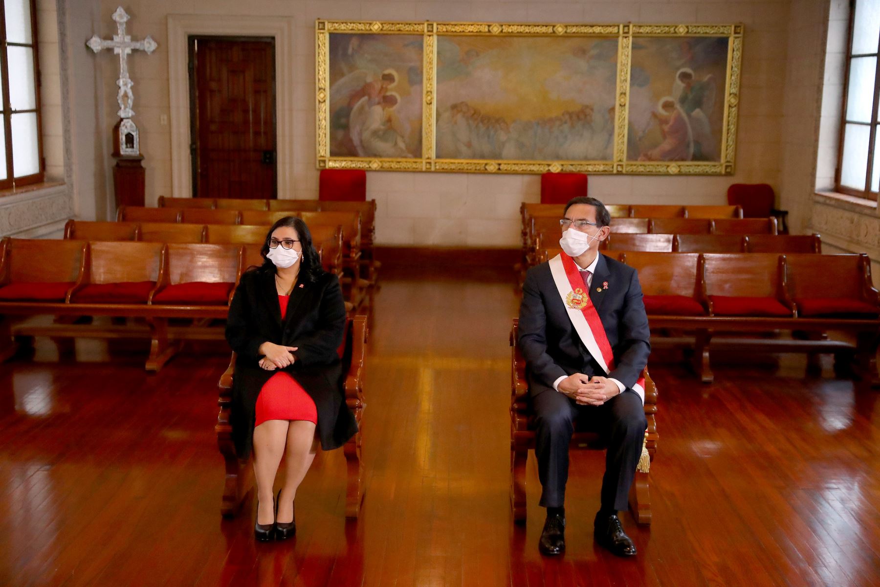 El Presidente de la República del Perú, Martín Vizcarra y su esposa, la Primera Dama, Maribel Díaz Cabello, participan de la ceremonia del Te Deum de manera virtual. Foto: ANDINA/Prensa Presidencia/ Andrés Valle