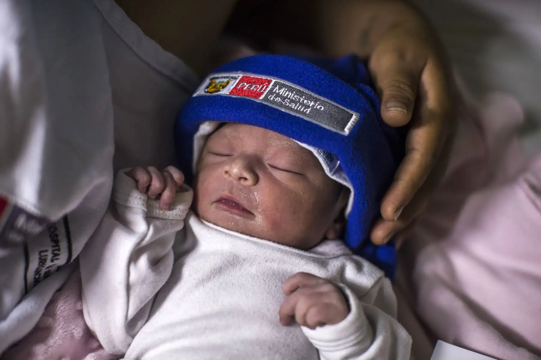 Bebés recién nacidos son vacunados contra la tuberculosis y hepatitis B en un hospital de San Juan de Lurigancho en el marco de las Fiestas Patrias del Perú. Foto:ANDINA/Prensa Presidencia