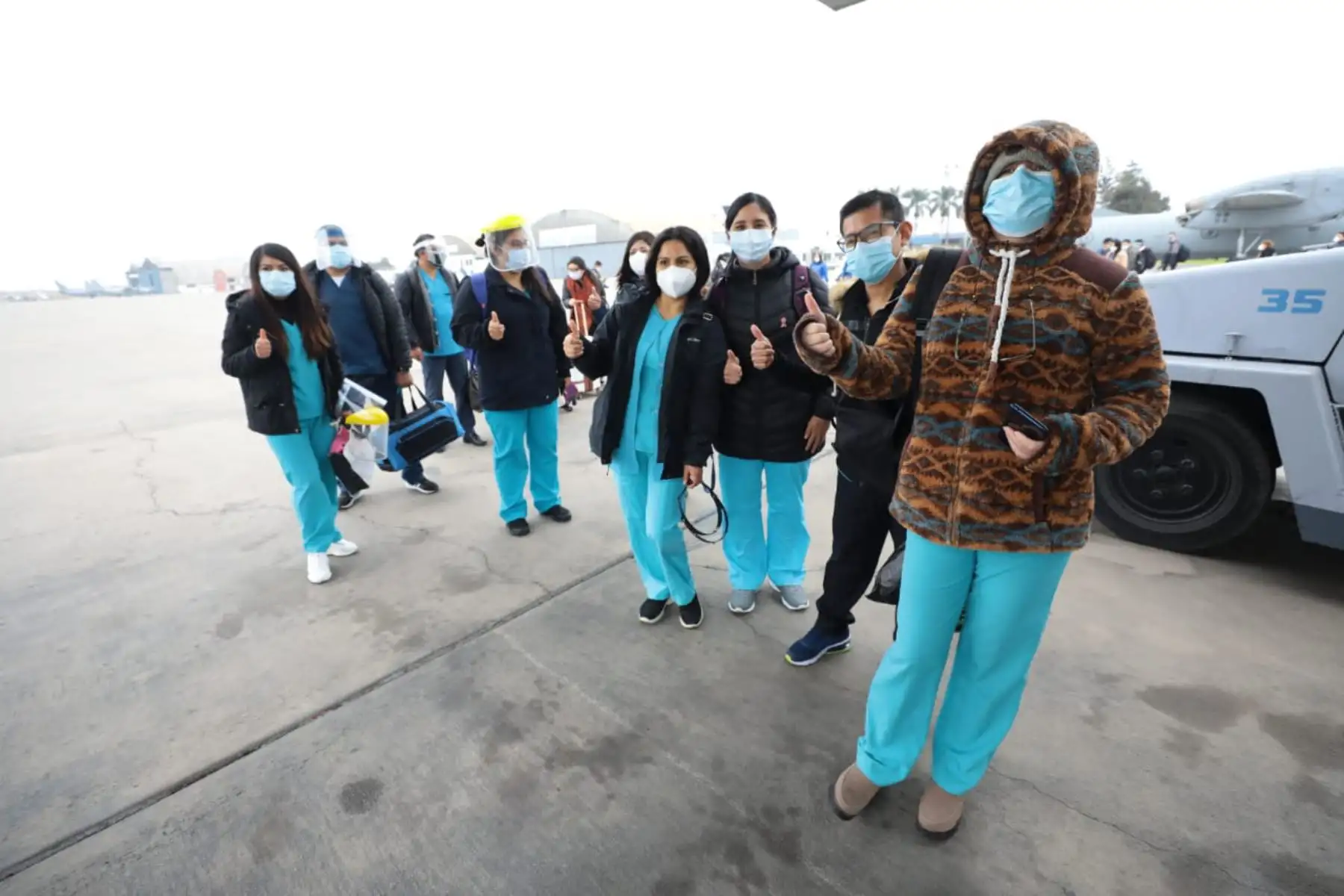 Un experimentado grupo de 30 médicos y enfermeros jóvenes parte hacia Moquegua.

Foto: ANDINA/EsSalud