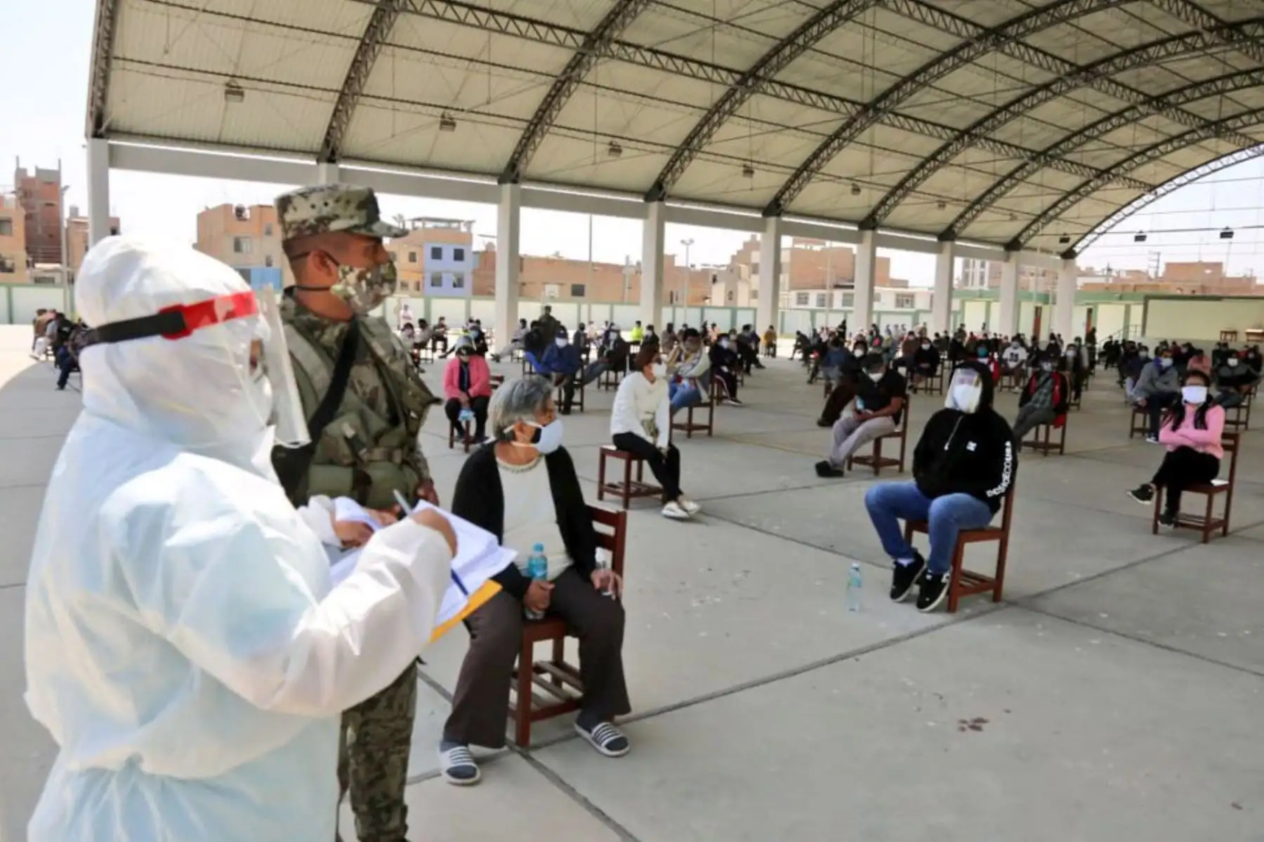 Ministerio de Salud  activa en Chiclayo cinco Centros Rápidos de Atención Temporal donde brinda a los ciudadanos evaluación, diagnóstico y tratamiento  temprano contra el covid-19.
Foto: Minsa