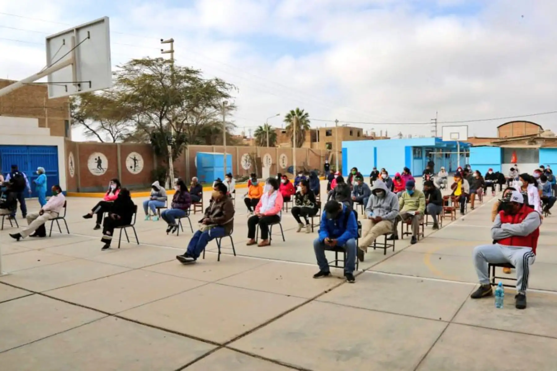 Ministerio de Salud  activa en Chiclayo cinco Centros Rápidos de Atención Temporal donde brinda a los ciudadanos evaluación, diagnóstico y tratamiento  temprano contra el covid-19.
Foto: Minsa