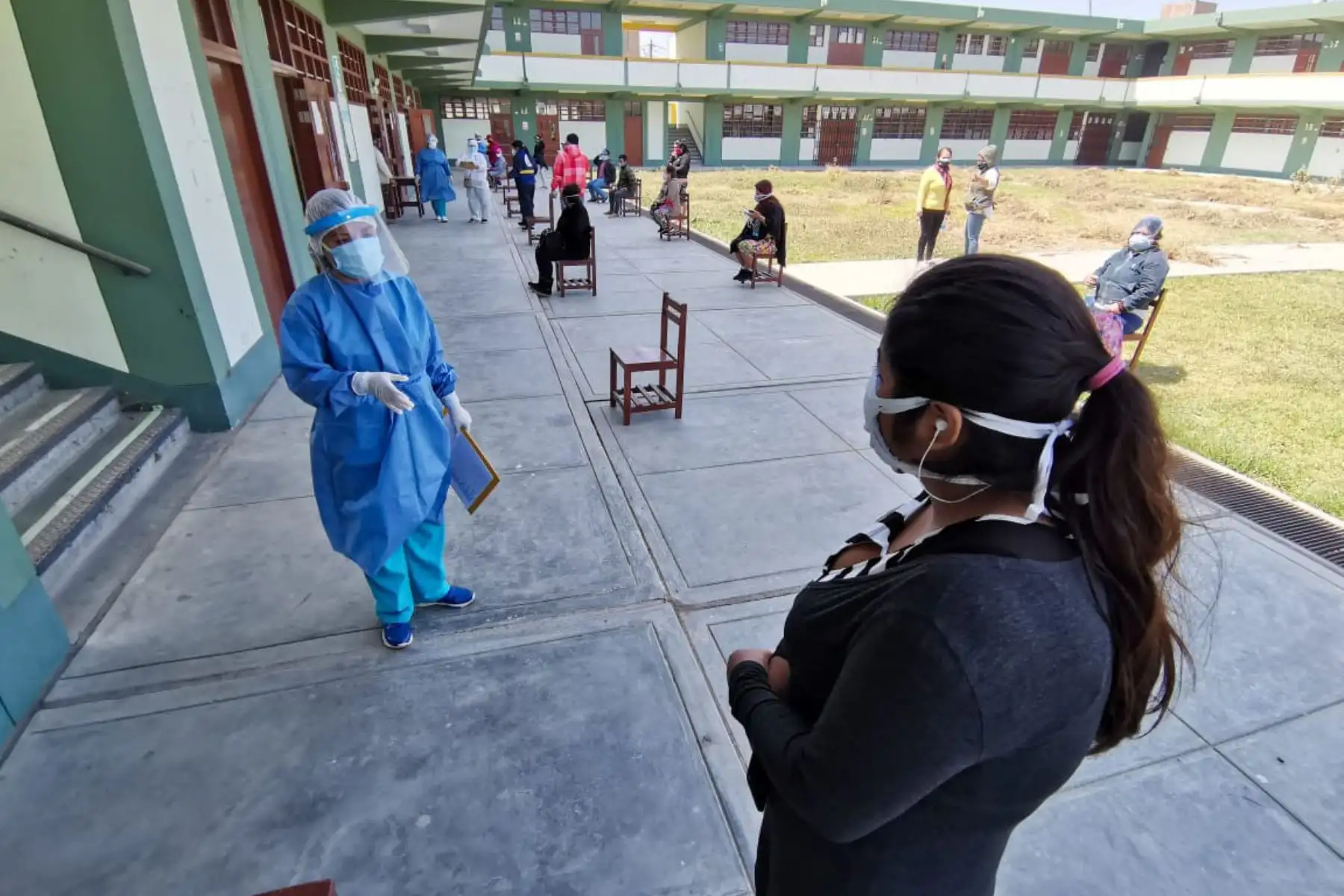Ministerio de Salud  activa en Chiclayo cinco Centros Rápidos de Atención Temporal donde brinda a los ciudadanos evaluación, diagnóstico y tratamiento  temprano contra el covid-19.
Foto: Minsa