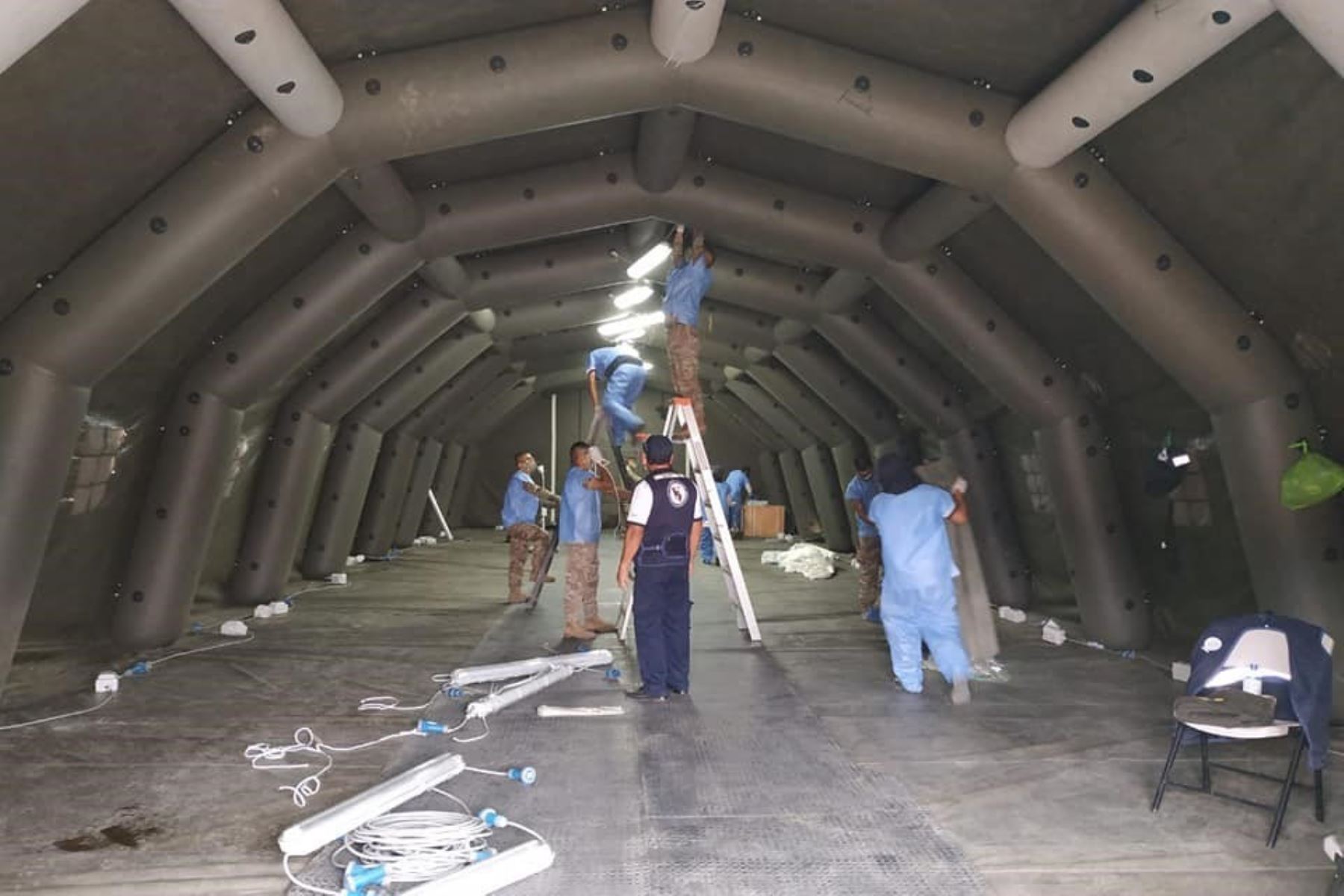 Instalan carpas con capacidad para 37 camas de hospitalización para de casos covid-19 en Huarmey. Foto: ANDINA/Difusión