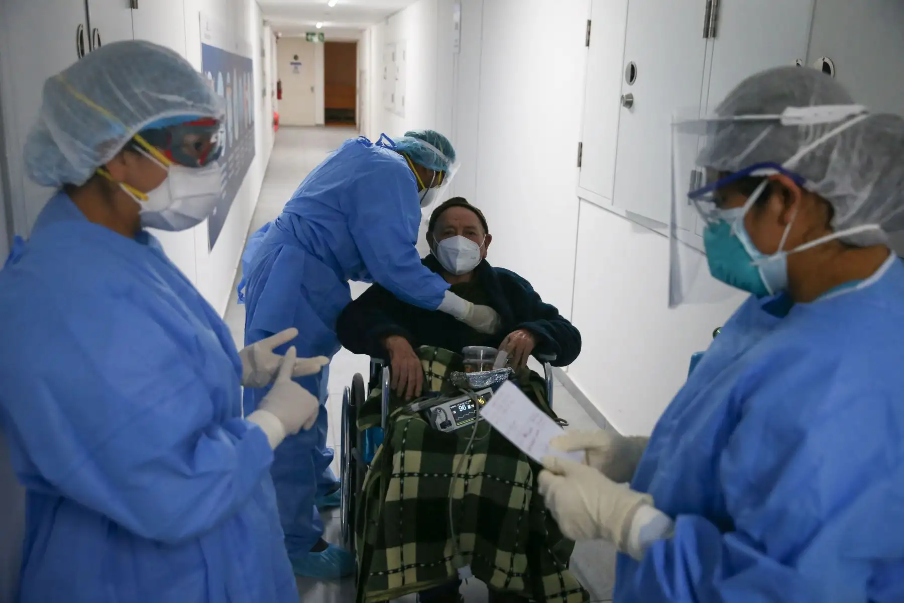 El Ministerio de Salud (Minsa) está convocando a los profesionales de medicina humana con especialidad en cirugía, tecnología médica, enfermería, enfermería técnica y farmacia quienes ejercerán labores en los módulos hospitalarios de Lima Metropolitana (San Juan de Lurigancho, San Martín de Porres, El Agustino y Comas) y las regiones de Ica, Cusco, Ucayali, La Libertad, Lambayeque, Piura, Áncash, Arequipa y Loreto y Lima (Huacho y Cañete). ANDINA/MInsa