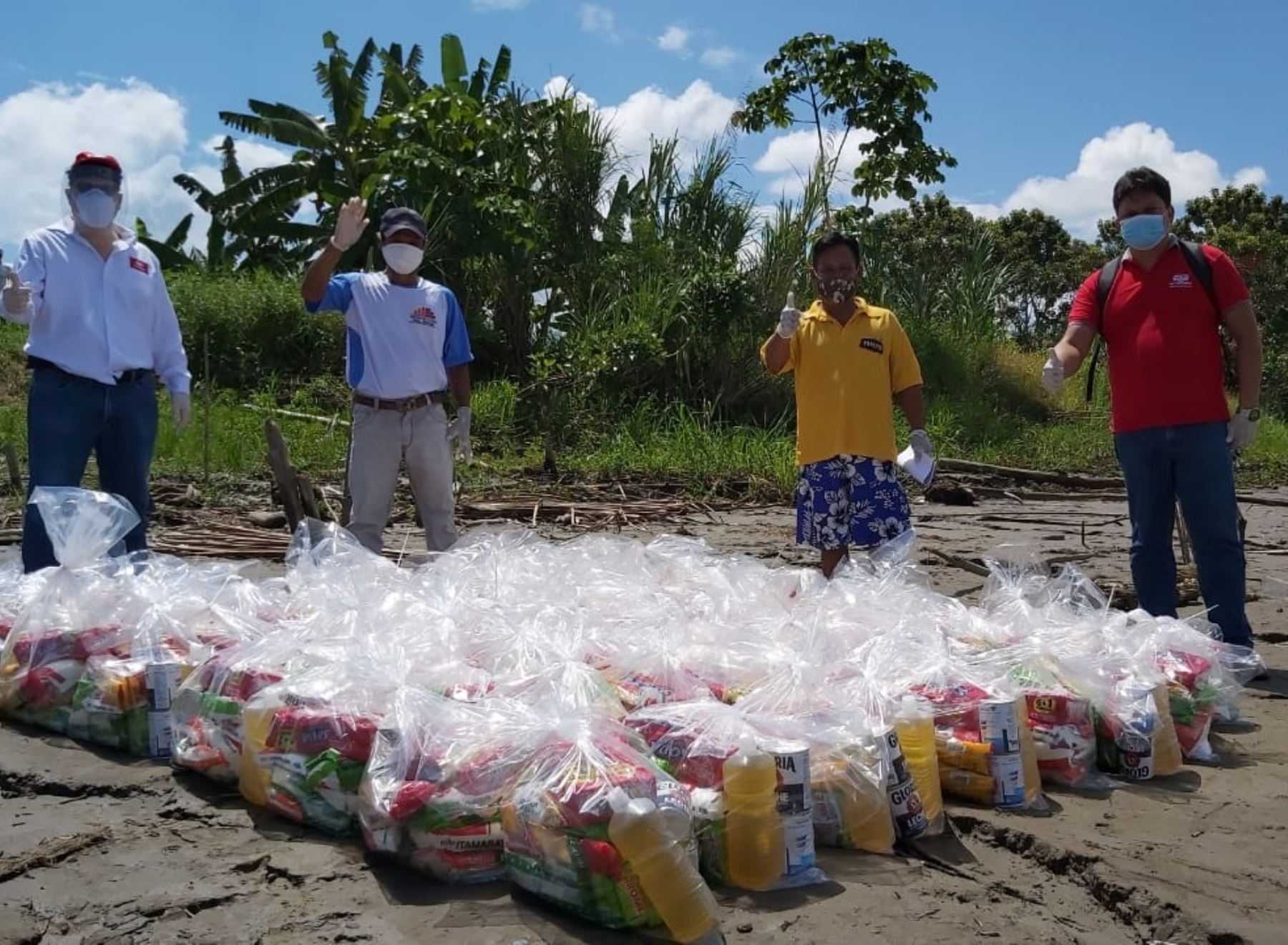 Petroperú entrega ayuda alimentaria a comunidades ubicadas cerca de la Refinería Selva en Loreto que beneficia a más de 1,500 familias vulnerables. ANDINA/Difusión