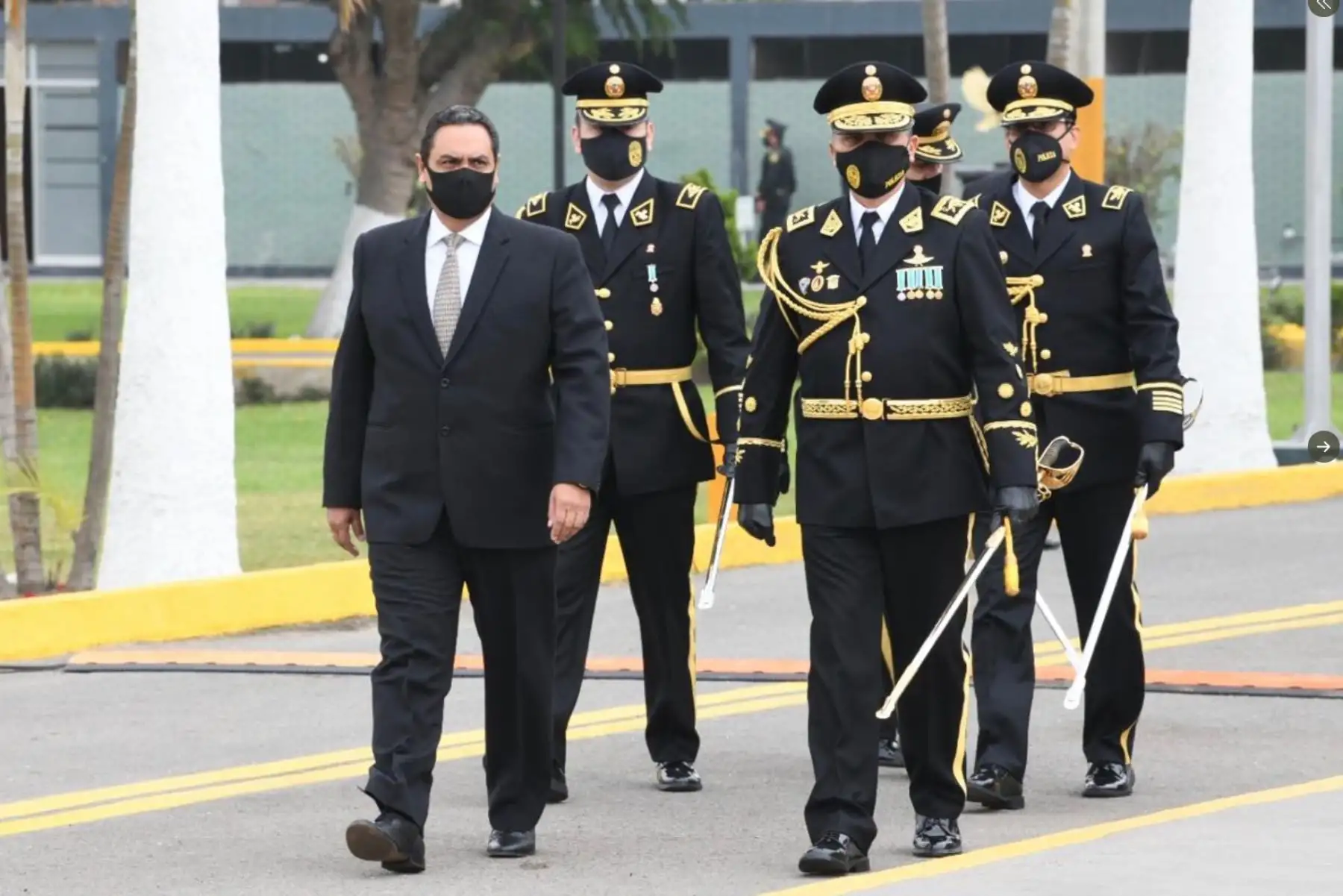 El Ministro del Interior Jorge Montoya, lidera ceremonia de graduación de alféreces de la Escuela de Oficiales de la 
Policía Nacional del Perú.Foto:ANDINA/Mininter
.