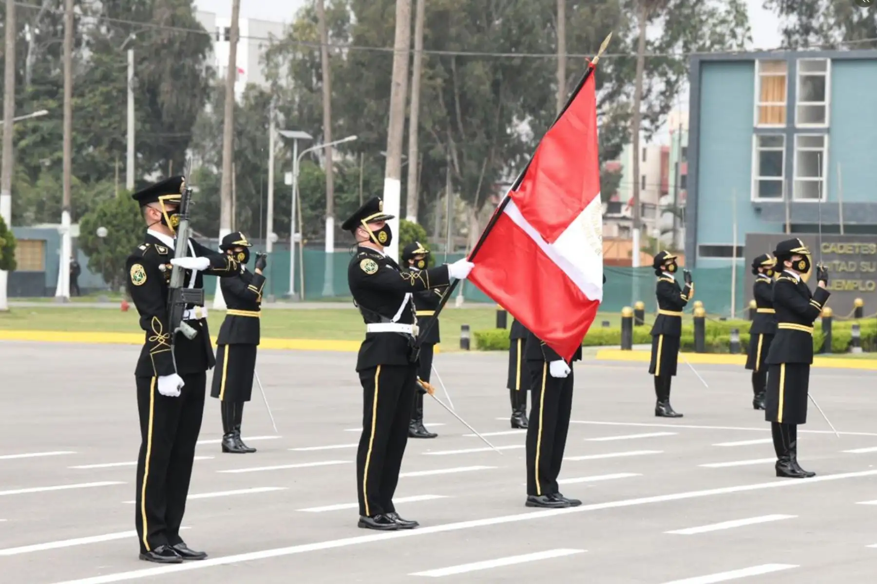 El Ministro del Interior Jorge Montoya, lidera ceremonia de graduación de alféreces de la Escuela de Oficiales de la 
Policía Nacional del Perú.Foto:ANDINA/Mininter
.