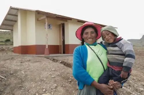 El Ministerio de Vivienda, Construcción y Saneamiento (MVCS), a través del Programa Nacional de Vivienda Rural, monitorea la ejecución de 521 viviendas bioclimáticas Sumaq Wasi en la región Apurímac, que se ejecutan en el marco del Plan Multisectorial ante Heladas y Friaje 2019-2021. ANDINA/Difusión