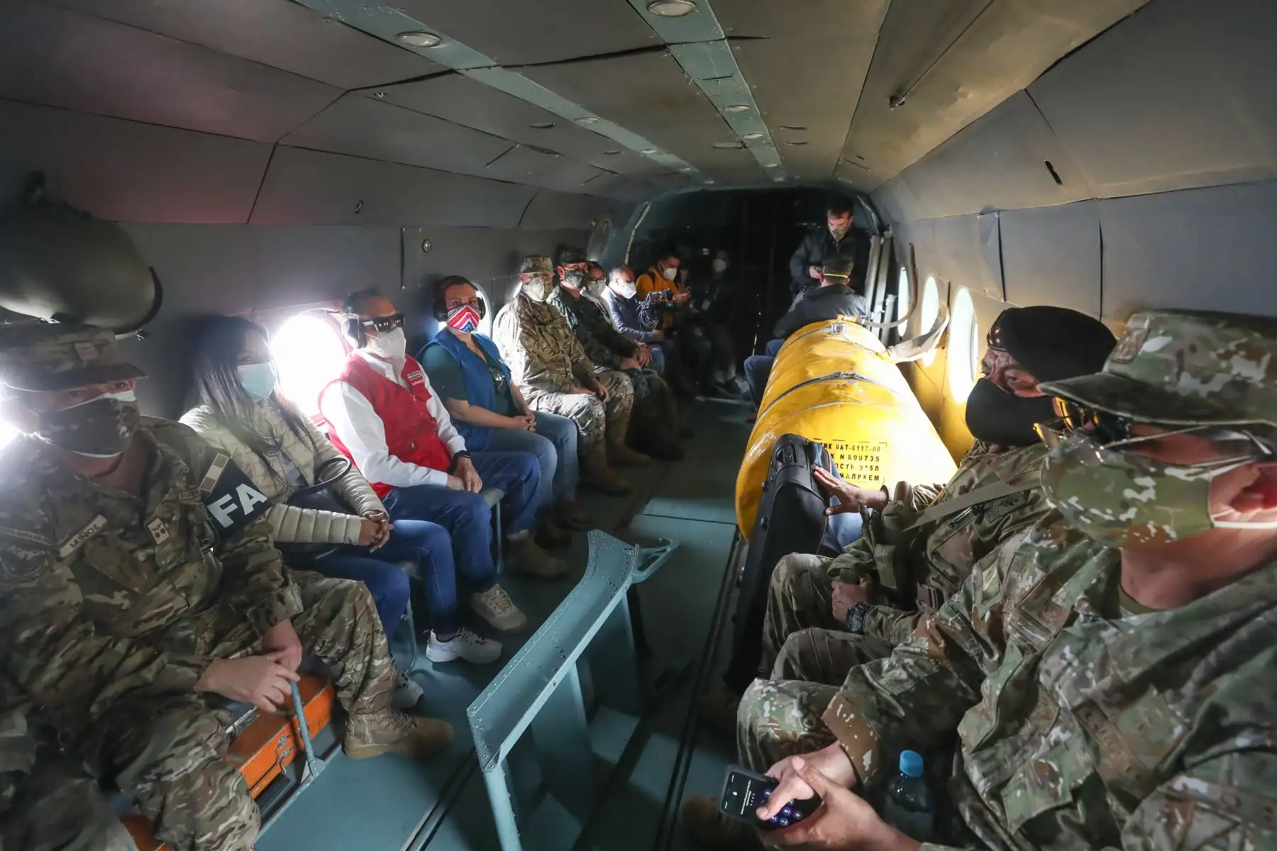 Ministro de Defensa, Walter Martos supervisa el desarollo de la operación Tayta en la provincia de San Ignacio, Cajamarca, donde los pobladores se toman pruebas rápidas de covid-19  para identificar los casos positivos.
Foto: Mindef