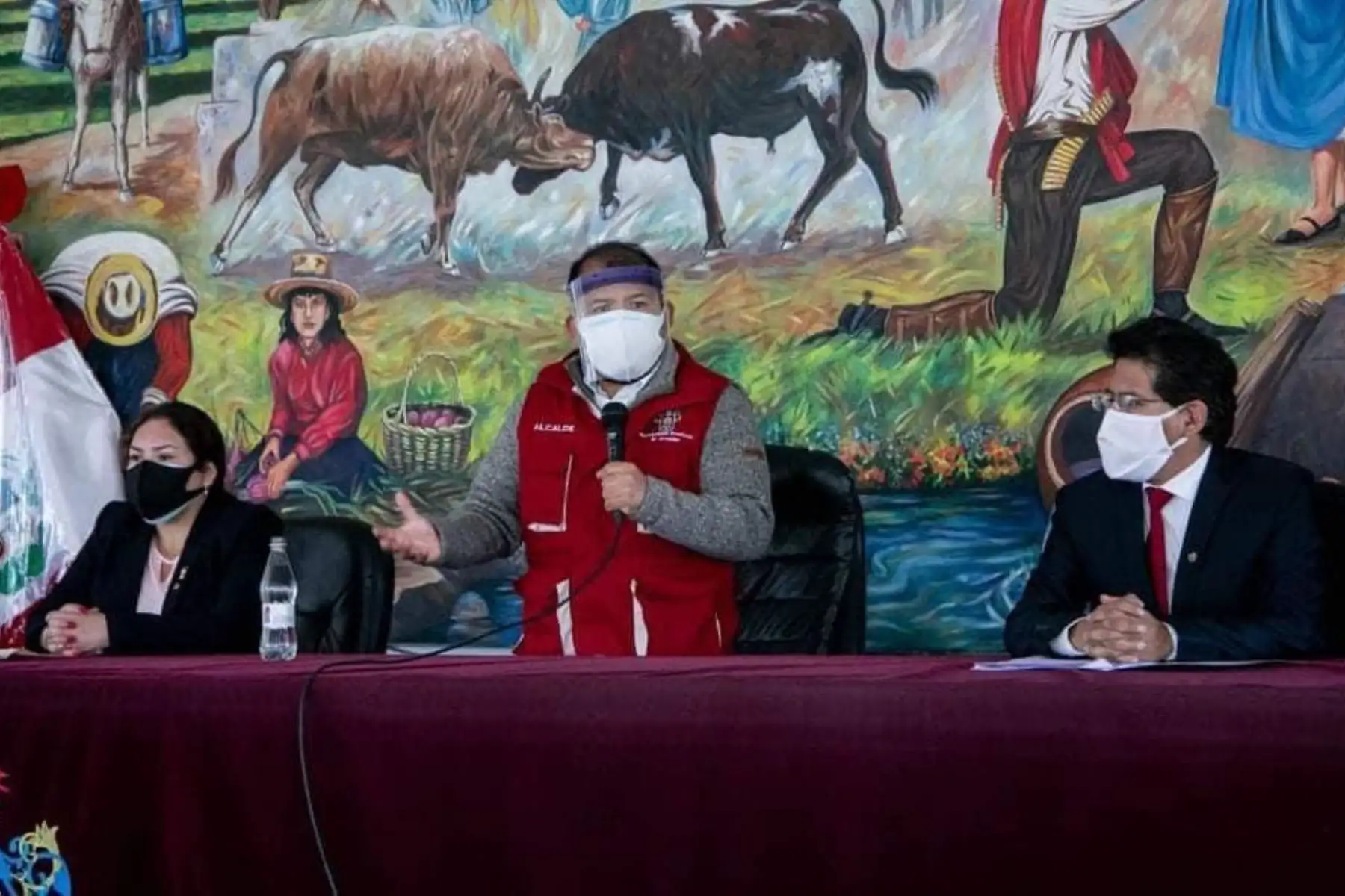 El alcalde provincial de Arequipa, Omar Candia, anunció la suspensión de las actividades por el 480 aniversario de la Ciudad Blanca. Foto: ANDINA/Difusión