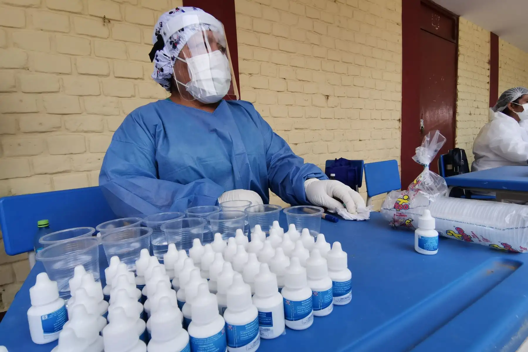 En un esfuerzo conjunto, personal del ministerio de Salud, operó por tercer día los Centros Rápidos de Atención Temporal (CRAT) para el diagnóstico y tratamiento oportuno del Covid-19, en Lambayeque. Foto: ANDINA/Minsa