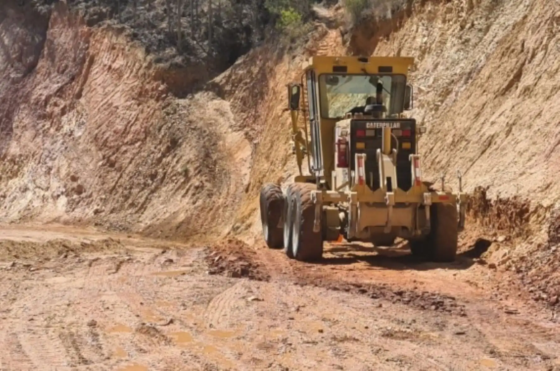 La Libertad: reconstrucción de vía vecinal beneficiará a 2,000 pobladores de Sanagorán