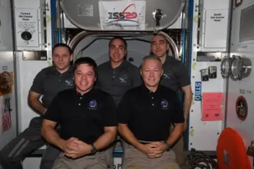 Cápsula de SpaceX abandona la Estación Espacial Internacional rumbo a la Tierra (Foto: NASA)