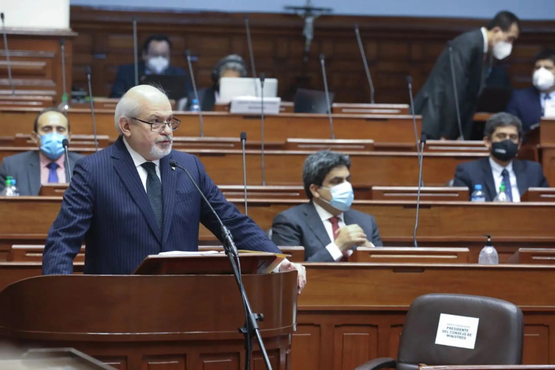 El jefe del Gabinete Ministerial, Pedro Cateriano Bellido, inicio su exposición en el pleno del Congreso, ante el cual debe presentar la política general del Gobierno y solicitar el voto de confianza. Foto: Congreso