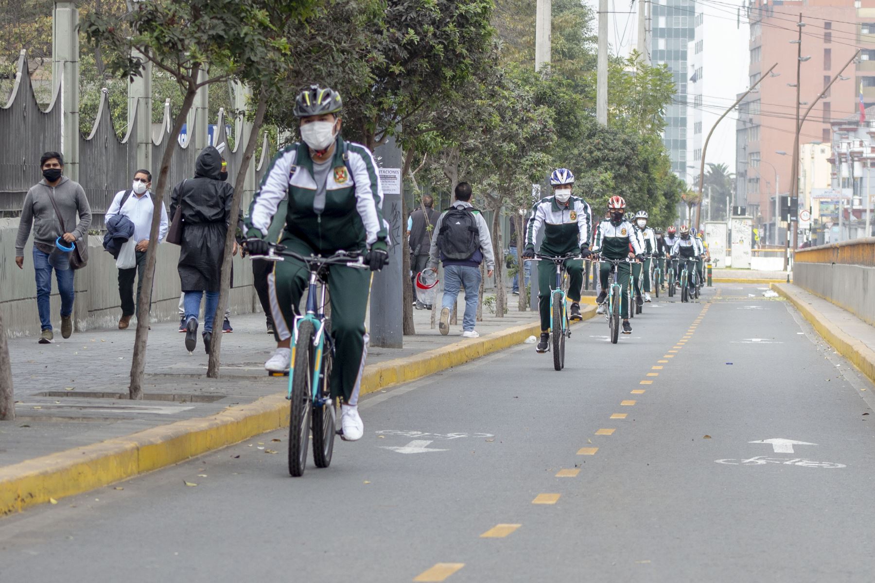 Capacitan a Policía Femenina para promover una buena convivencia vial en ciclismo urbano. Foto: ANDINA/Difusión.
