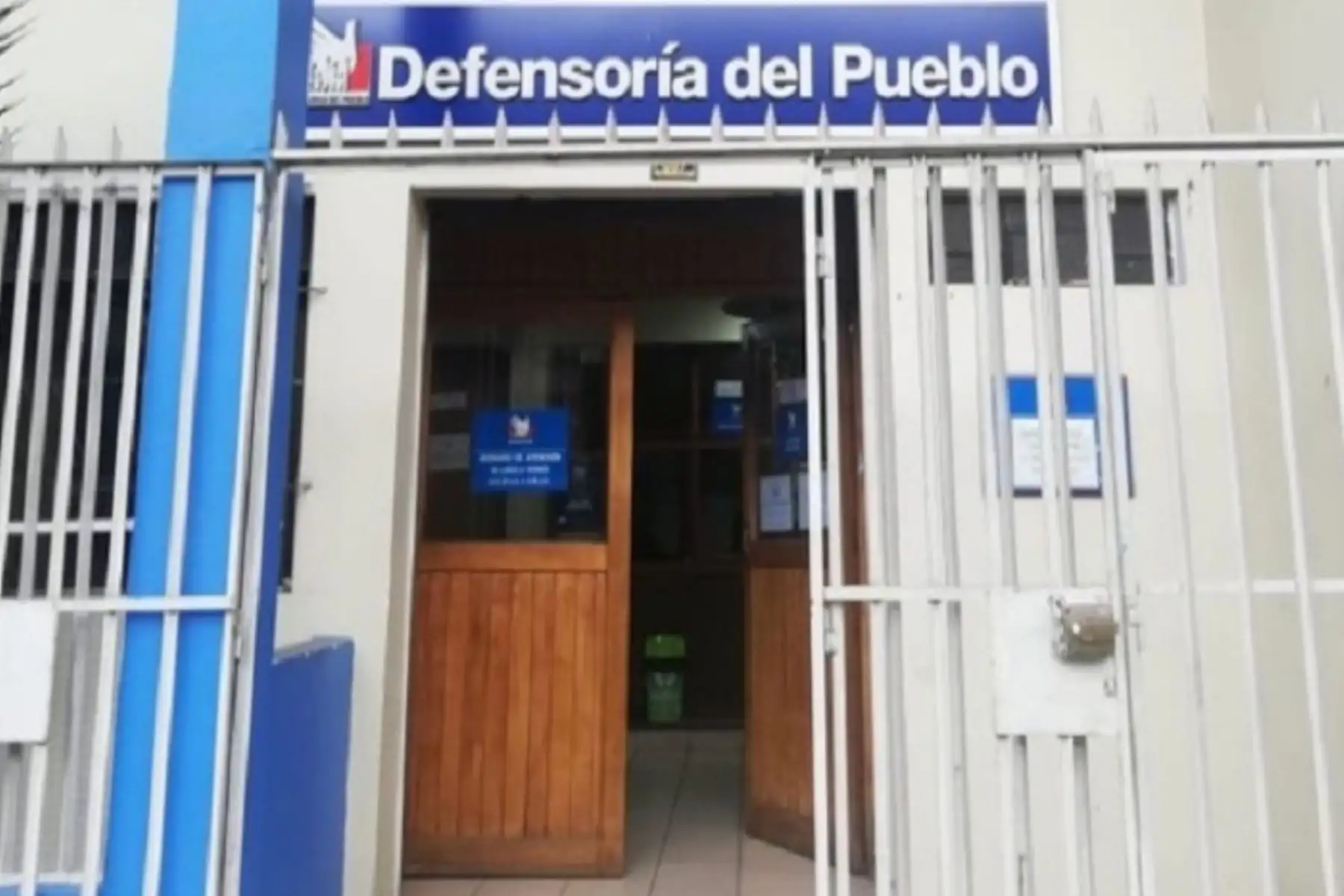 La Defensoría del Pueblo exigió que la Red Asistencial Puno coordine a la brevedad con la funeraria encargada el traslado de los cadáveres covid-19 al cementerio.