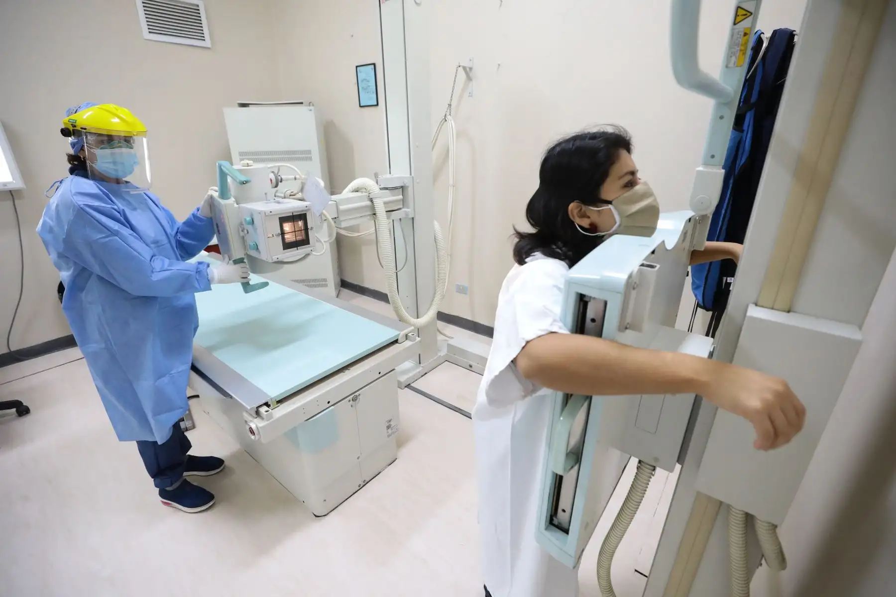 El COP cuenta con equipos de alta tecnología como Rayos X, Mamografía, Densitometría, Ecografía, que permitirán realizar un diagnóstico y tratamiento oportuno para la prevención del cáncer de mama, colón, cérvix, gástrico, próstata y piel. Foto: ANDINA/Essalud