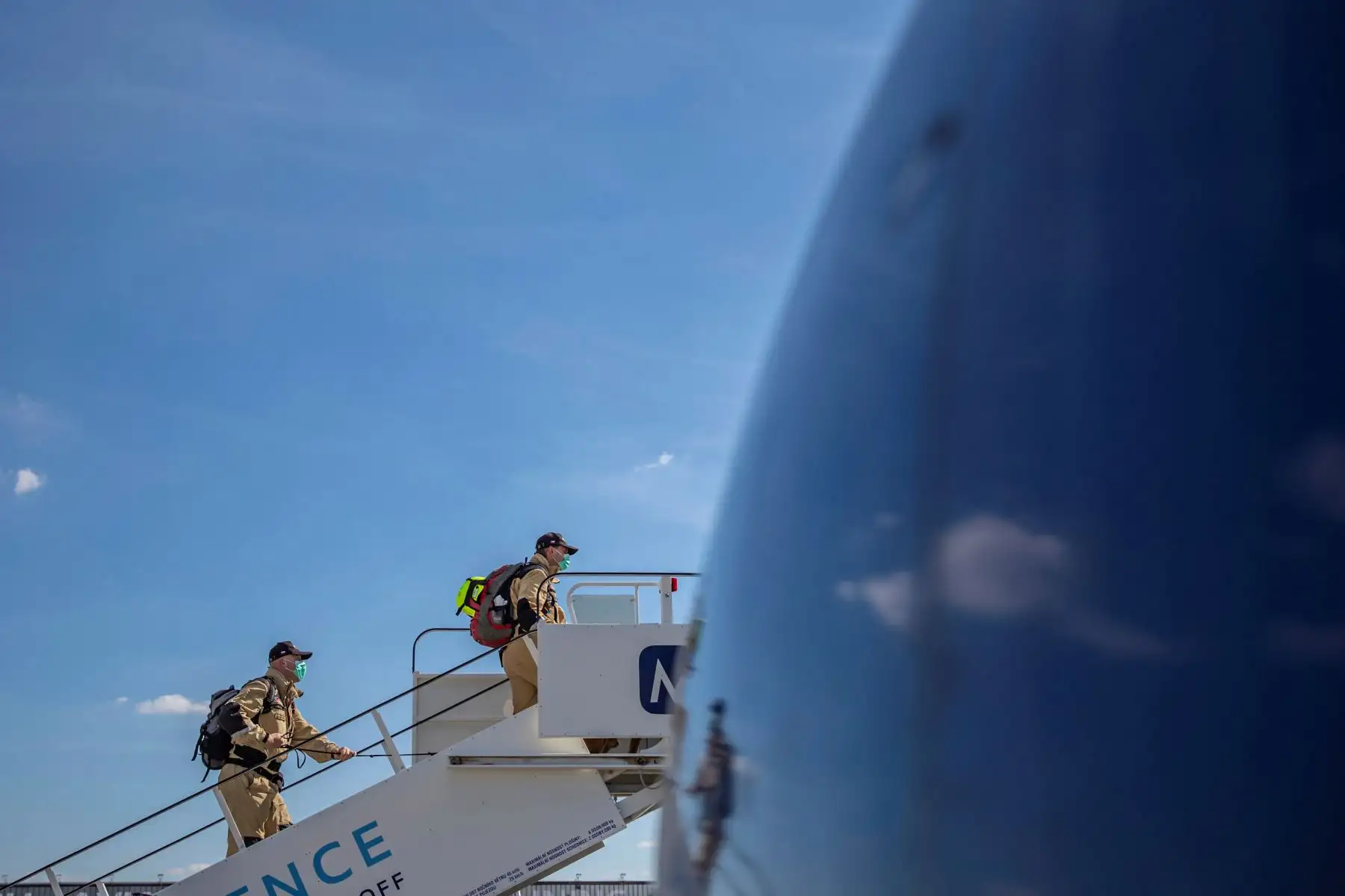 Personal de búsqueda y rescate urbano (USAR) de la República Checa viaja a  Beirut con 37 expertos en búsqueda y 5 perros para apoyar a en los rescates en Beirut tras la explosión que devastó nación de Oriente Medio.
Foto: EFE