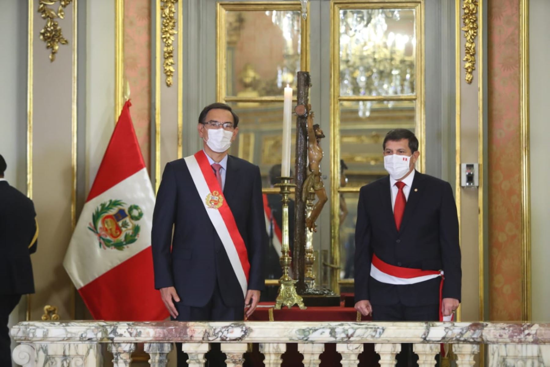 Presidente Martín Vizcarra tomó juramento a Jorge Luis Chávez Cresta como nuevo ministro de Defensa.

Foto: ANDINA / Presidencia