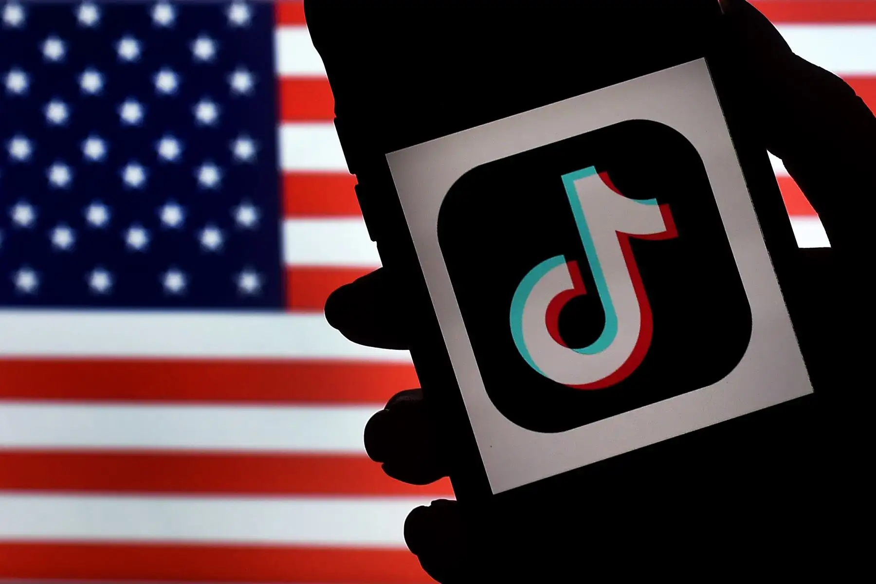 El texto prohíbe a los empleados del gobierno de los Estados Unidos el uso del TikTok, pero también a "funcionarios electos del Congreso, empleados del Congreso o funcionarios y empleados de empresas públicas". Foto: AFP